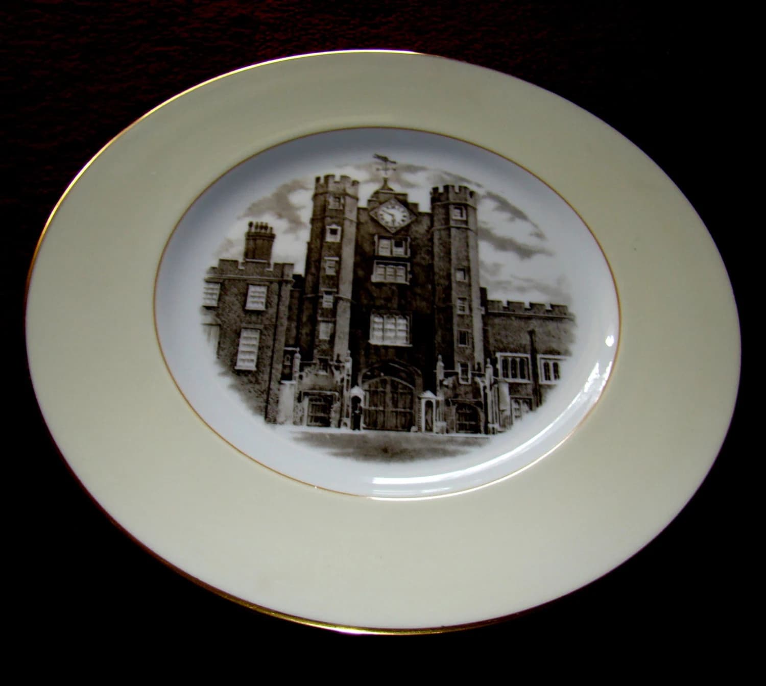 Wedgwood Old London Views Westminster Abbey Canadian 1st Ed 10.5" Exquisite RARE Gold Trim DISPLAY collector plate NOT common service plate - image 2