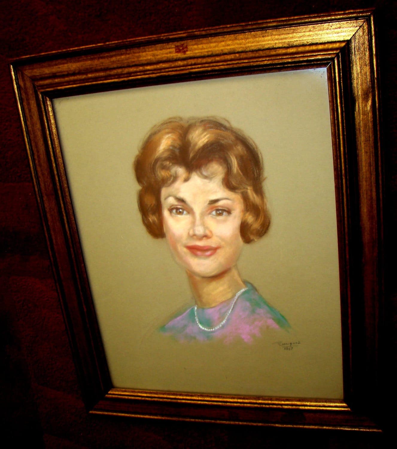 Portrait Painting of a Pretty Lady - Girl with a Pearl Necklace - Signed Rossignol and Dated 1967 - Authentic Original Vintage Mid-Century - image 2