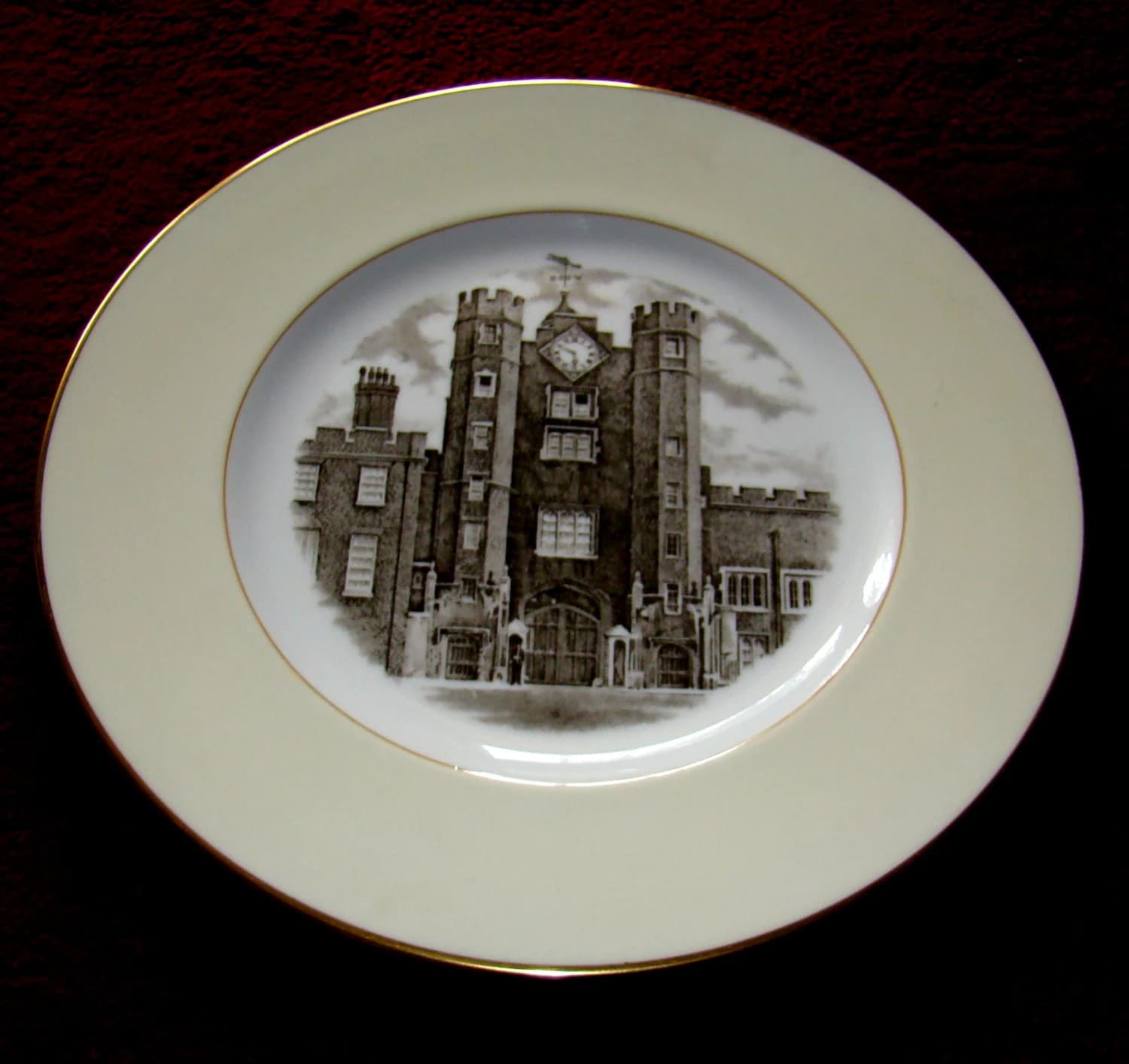 Wedgwood Old London Views Westminster Abbey Canadian 1st Ed 10.5" Exquisite RARE Gold Trim DISPLAY collector plate NOT common service plate - image 4