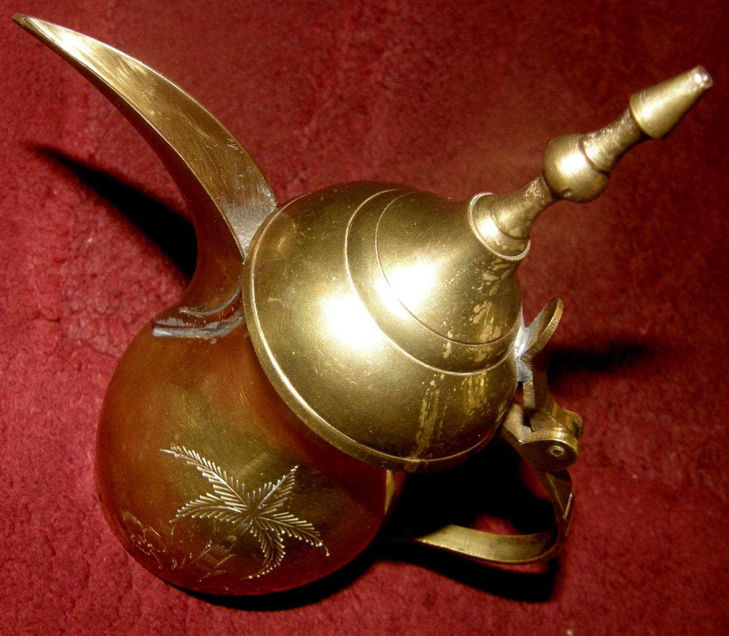 Saudi Arabia Solid Brass Dallah Coffee Pot – Islamic Brass Tea Pot - Pitcher - Traditional Handmade Middle Eastern Ottoman Metal-ware