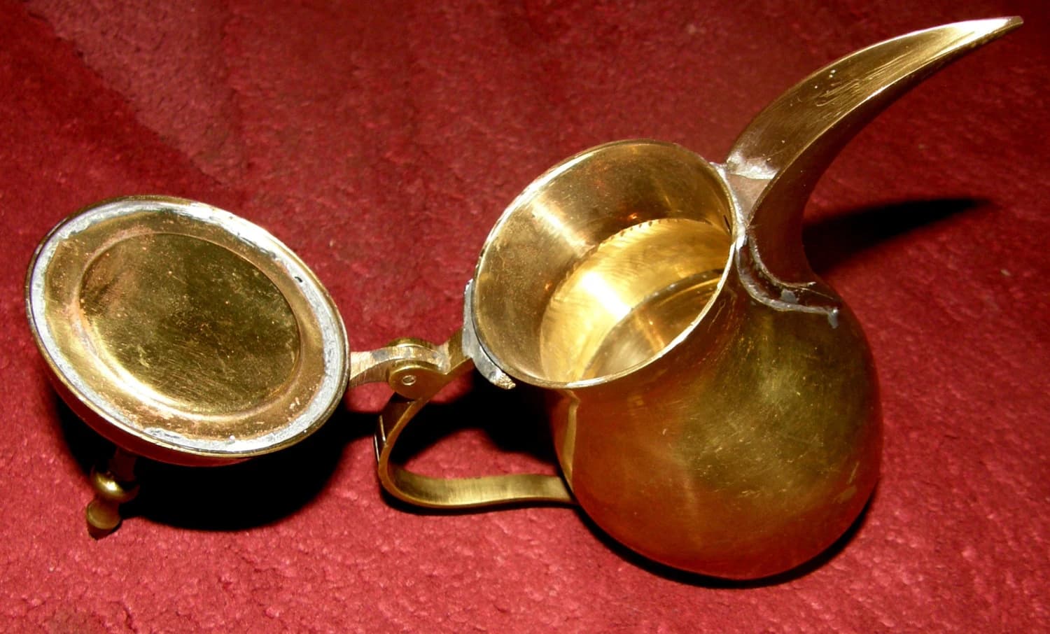 Saudi Arabia Solid Brass Dallah Coffee Pot – Islamic Brass Tea Pot - Pitcher - Traditional Handmade Middle Eastern Ottoman Metal-ware - image 4