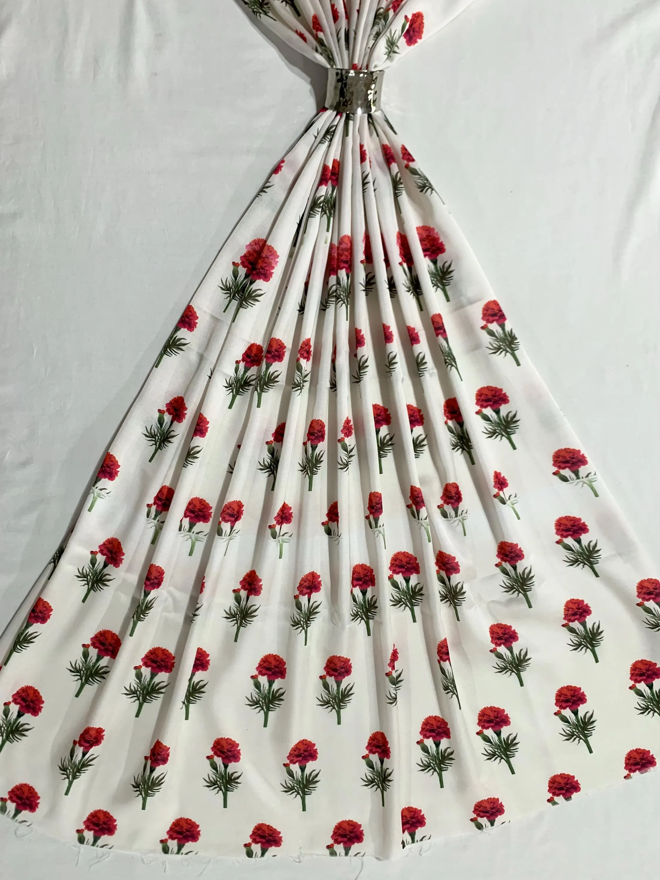 6.5 Yards of White n Red Saree Fabric, Modal Satin Silk Saree, Red Carnations digital Print, Formal n Casual wear, DIY Sewing fabric. - image 3