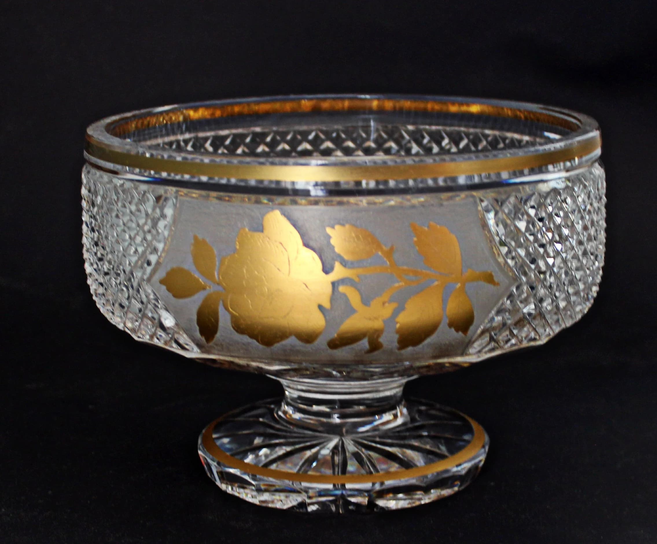 MOSER Crystal Pedestal Bowl Centerpiece French Diamond Cut Hand Cut and Gilded 8'' Signed Near Mint Condition
