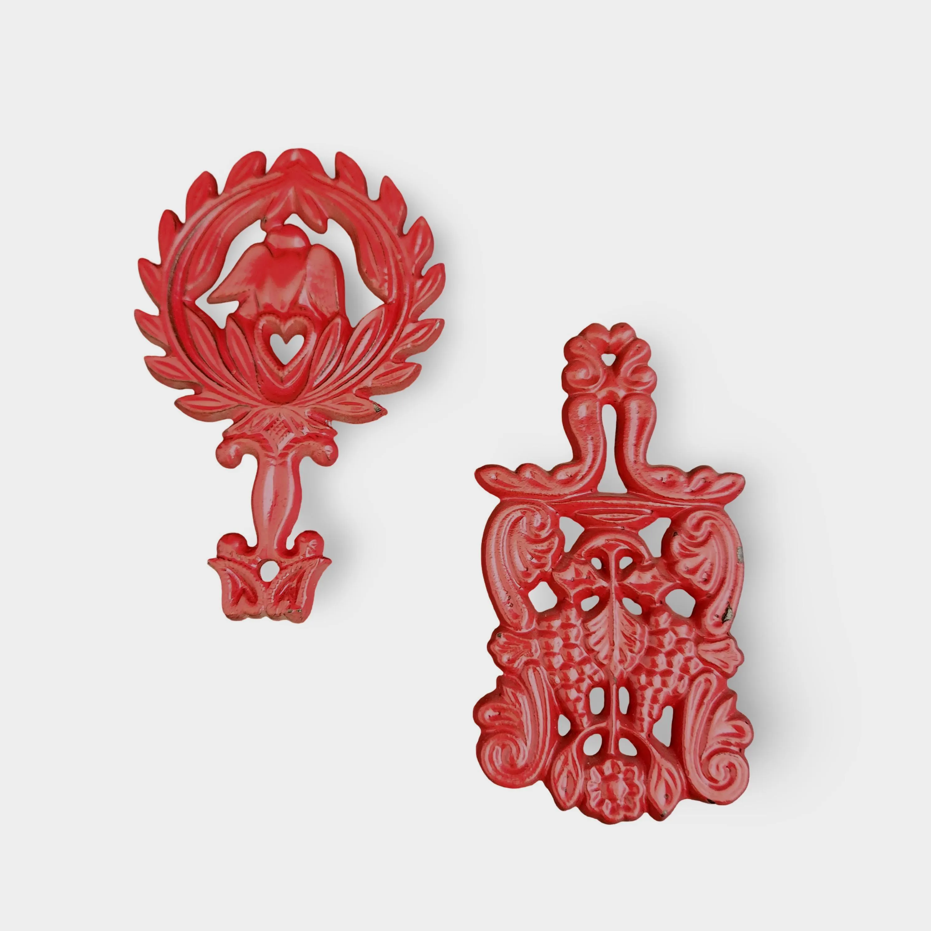 Vintage Virginia Metalcrafters Cast Iron Trivets Footed - 5" Eagle & Grapes in Red Enamel Set of 2 - Cottage Wall Decor