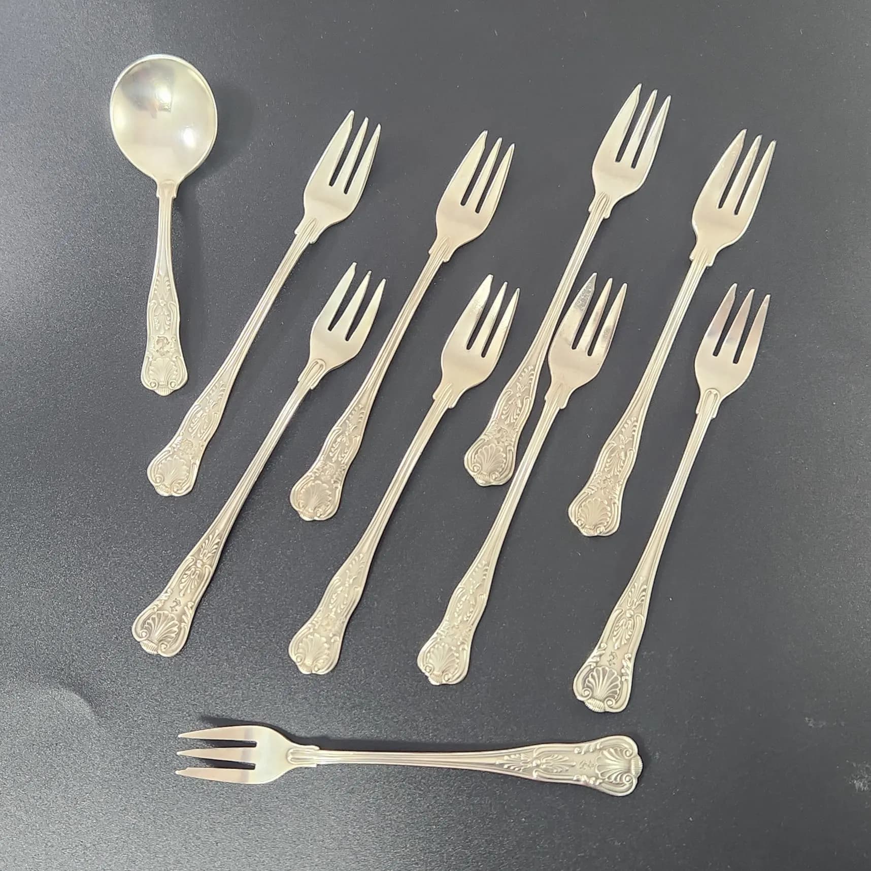 Antique US Navy Cocktail Forks & Soup Spoon - Kings Pattern 10 Pc Set Silver Plate Flatware - Fouled Anchor Etch - image 4