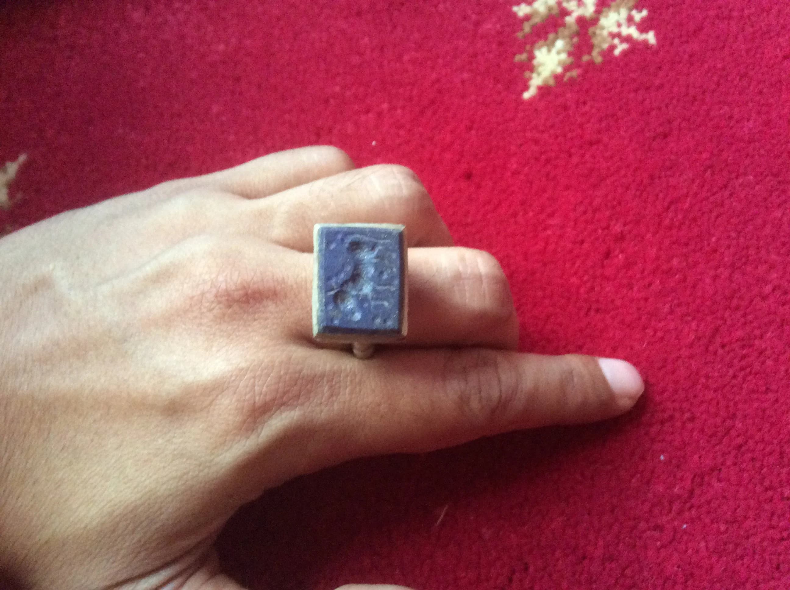Antique Old vintage natural stone Blue lapis lazuli intaglio medieval ring size 9 ,Roman Dog Silver Ring Engraved Craft Bohemian - image 4