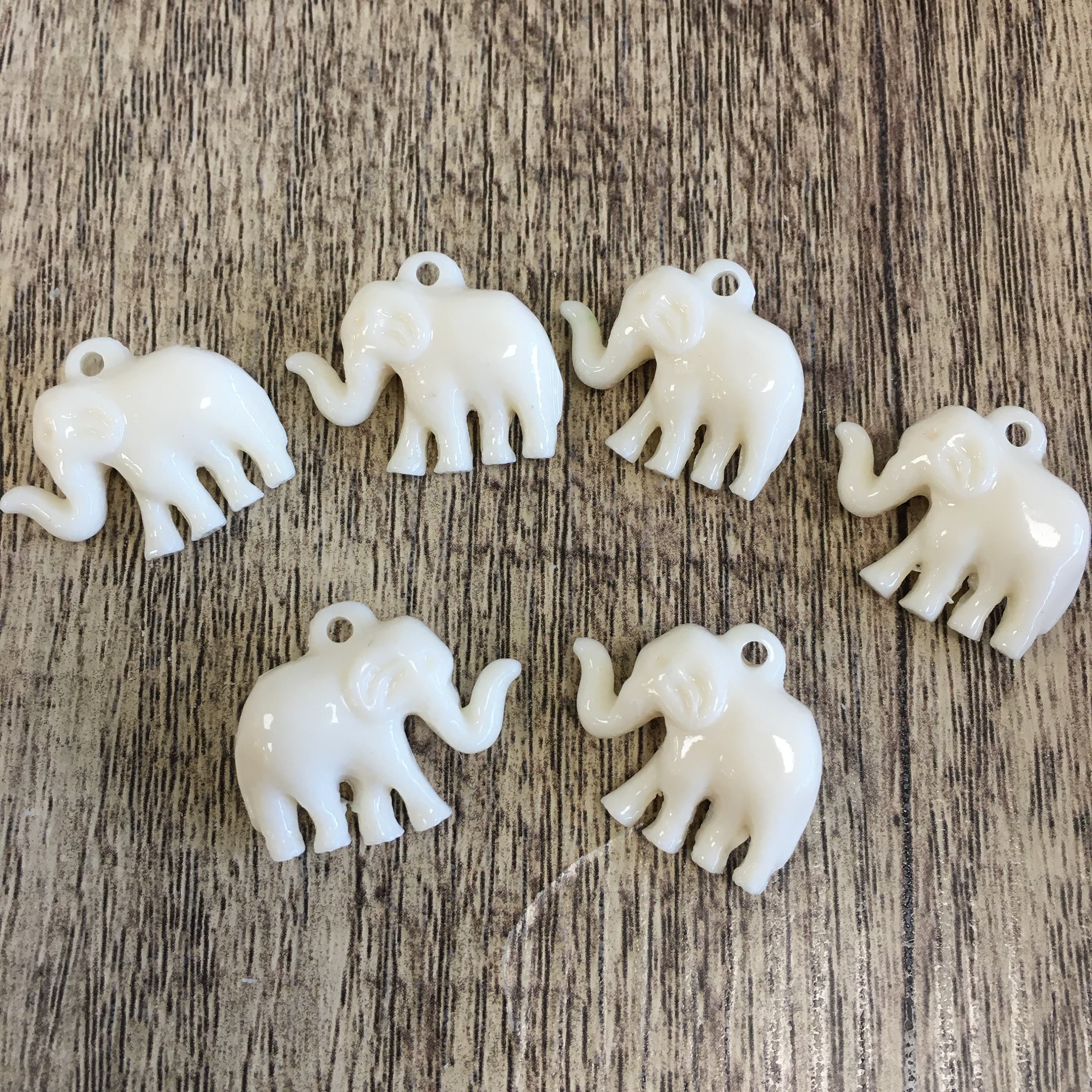 Resin Charm, Resin Elephant Pendant, Resin Jewelry, Animal Jewelry, Ivory Elephant Pendant, Bellaire Wholesale, Bulk Buy, Canada Supplier