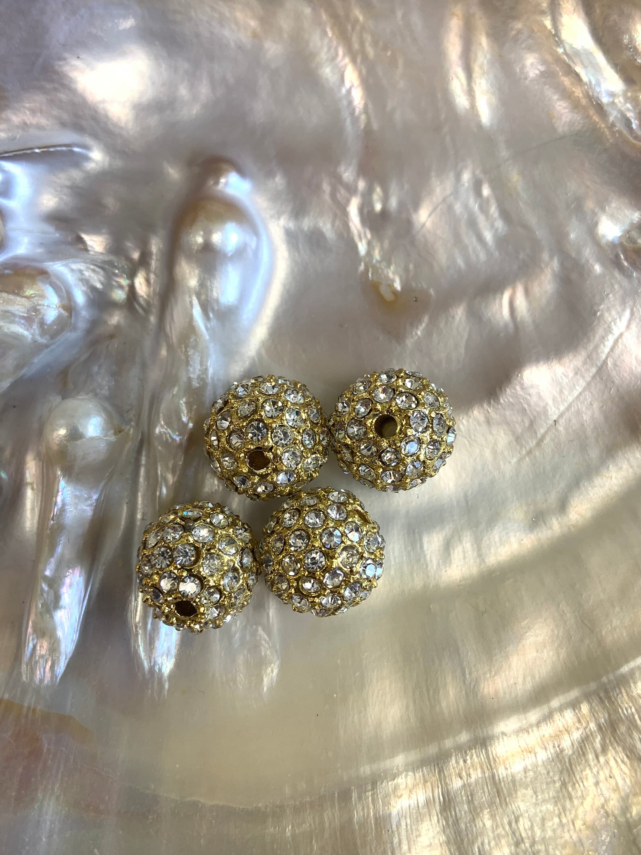 Bulk buy bracelet / necklace beads for jewelry making. Bulk buy wholesale beads.