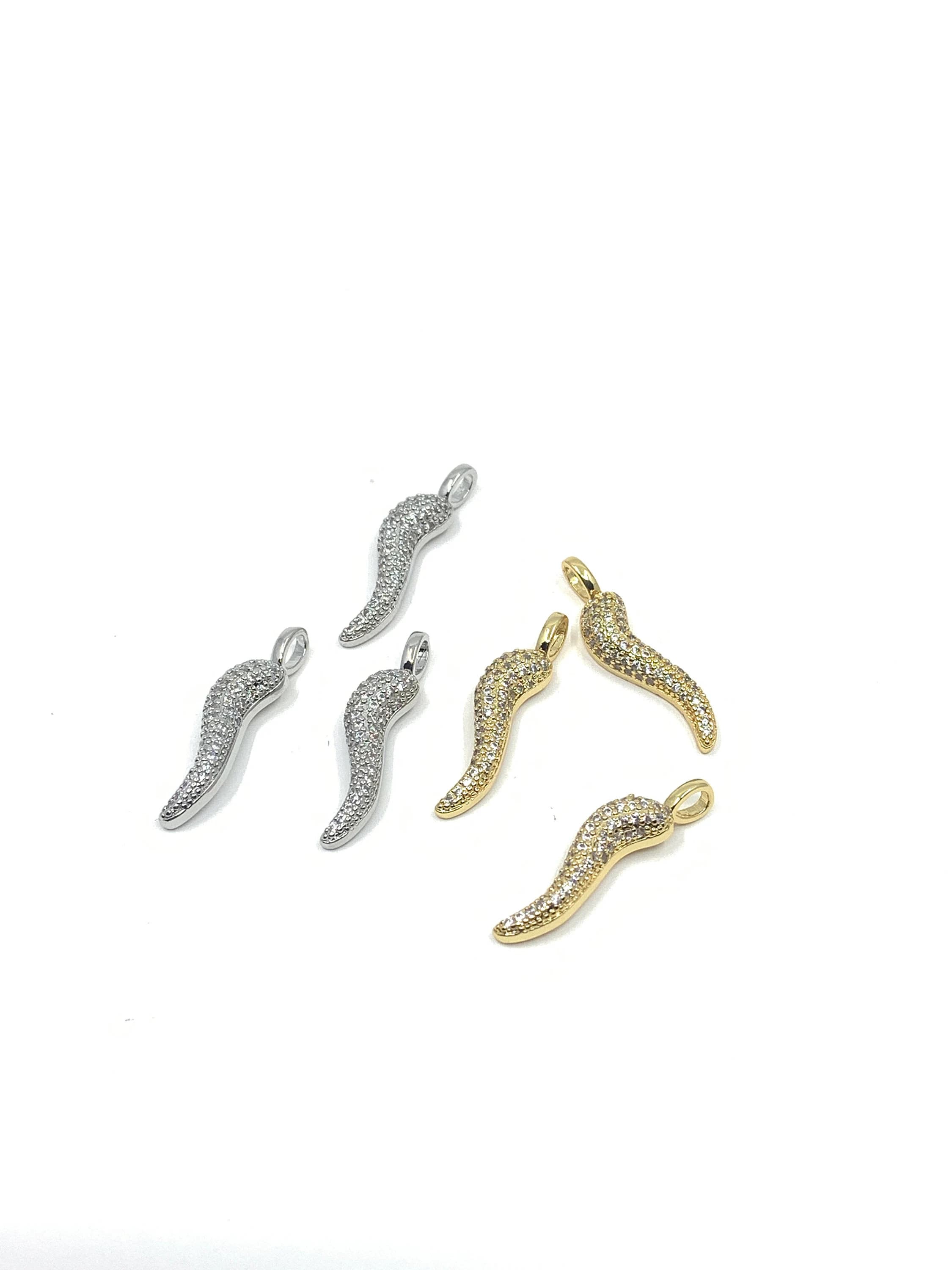 Cornicello chilly pepper charm in gold and silver