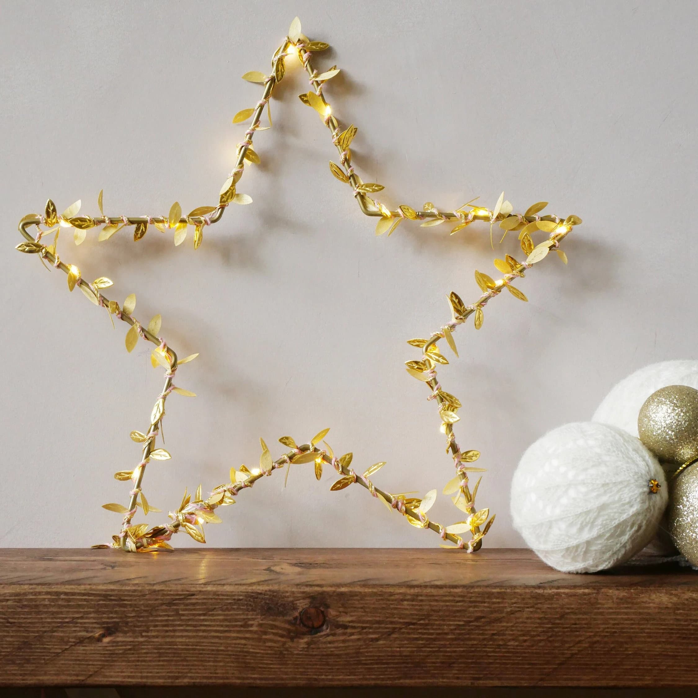 Christmas Star Light | Gold or Silver Light Up Star | Hanging Christmas Decoration