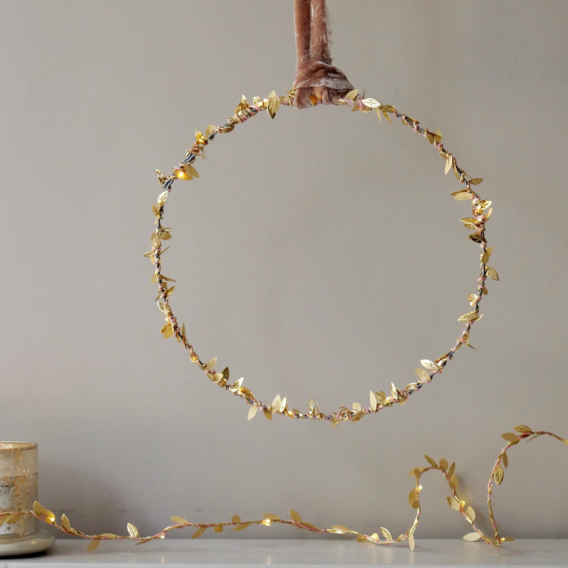 Metallic Leaf Wreath Light | Christmas Wreath