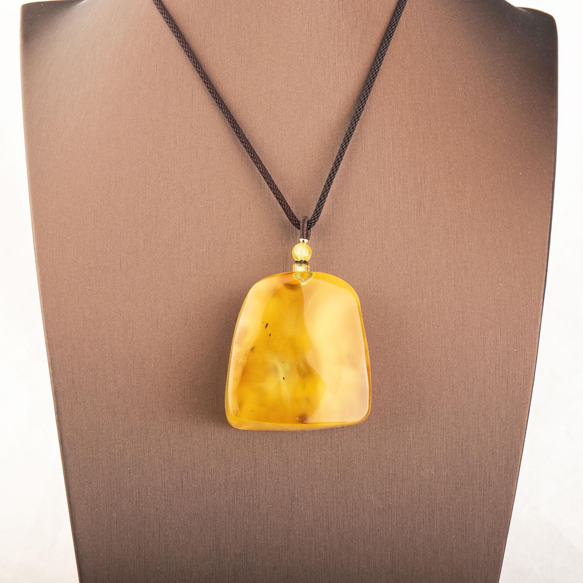 Genuine Baltic Amber Pendant Necklace – Handcrafted Natural Stone Jewelry