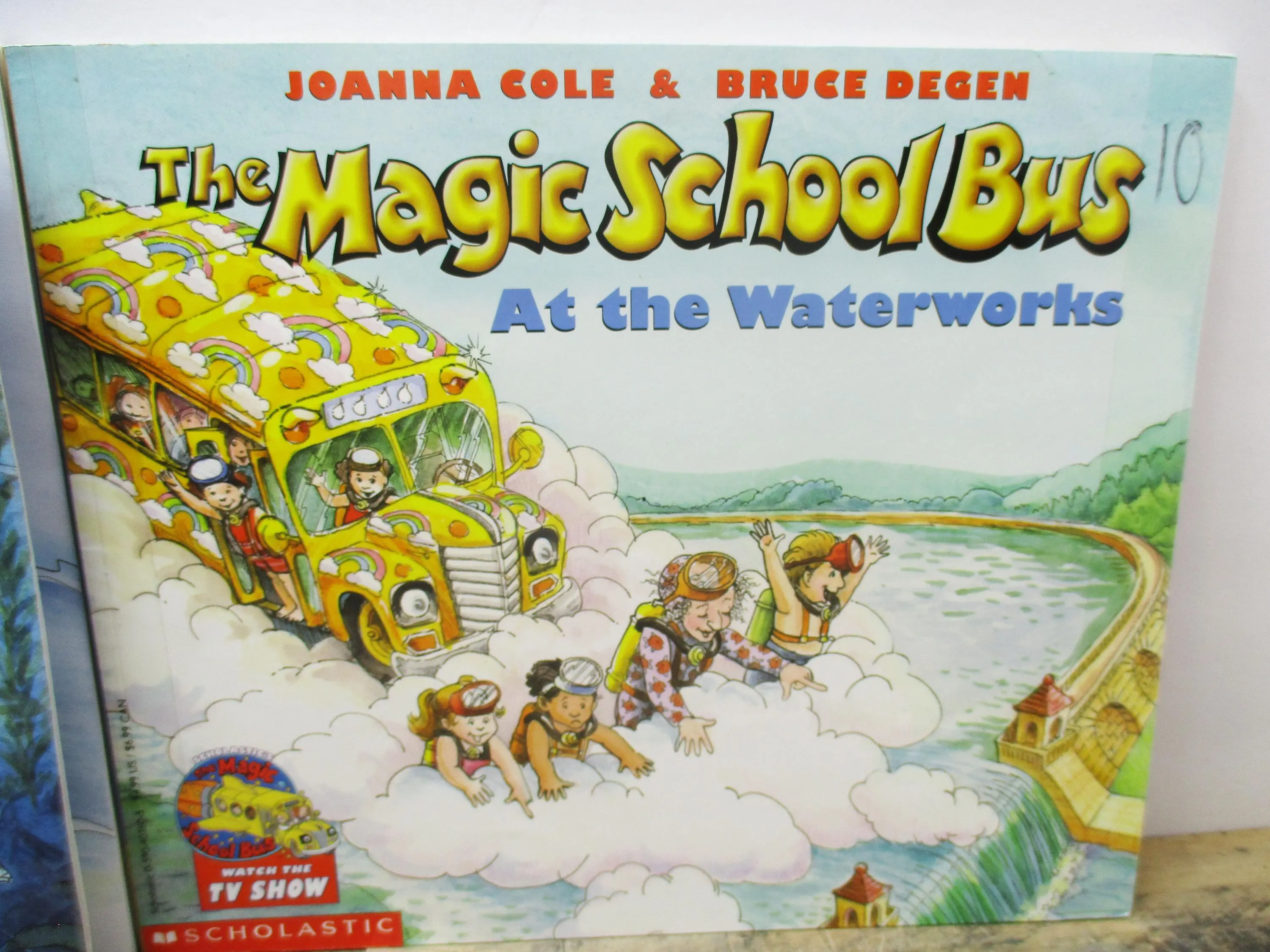 TWO 1990s Magic School Bus Books - 'On the Ocean Floor' and 'At The Waterworks' - image 4