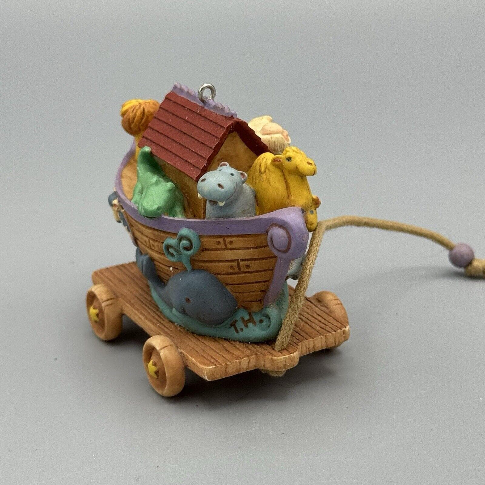 2000 Hallmark Noahs Ark Ornament Signed Christmas Seasonal Keepsake Animals - image 4