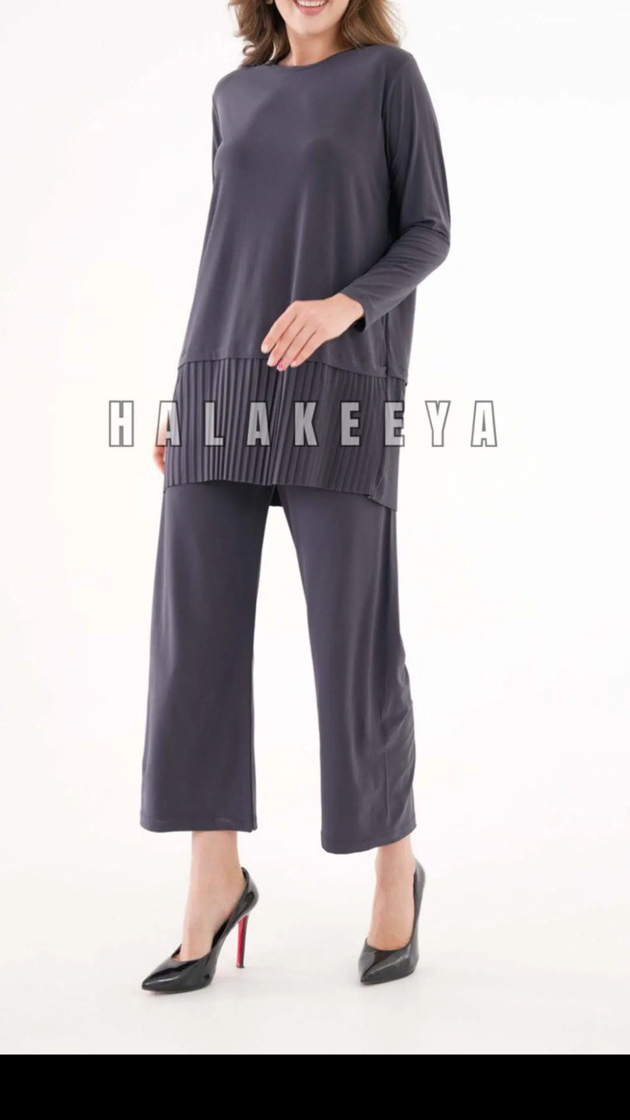 Long Sleeves Ruffled Hem Tunic and Ankle pants set