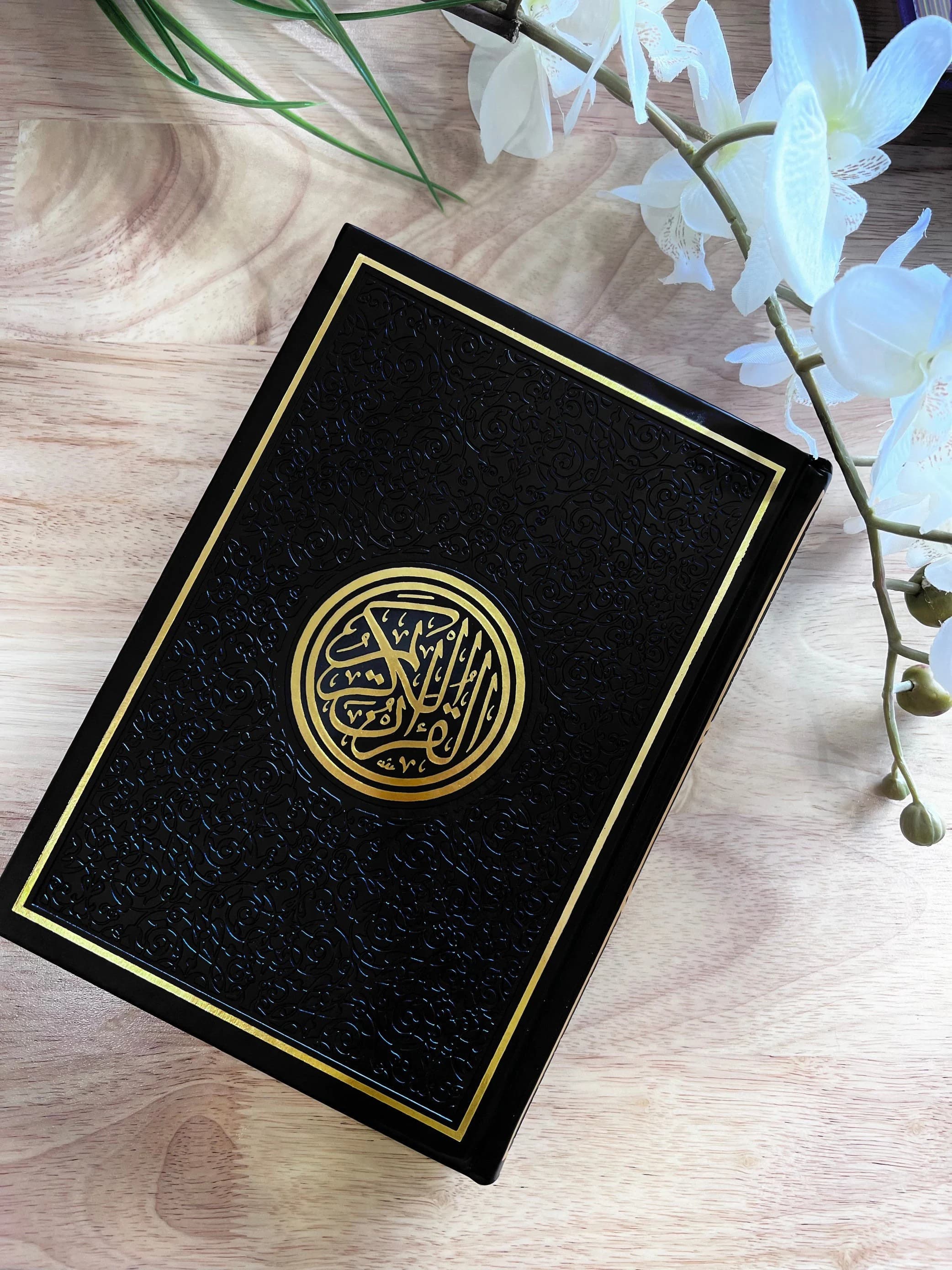 Colored Arabic Quran in Indo-Pak script with QR Code Feature | MEDIUM Size only - image 3