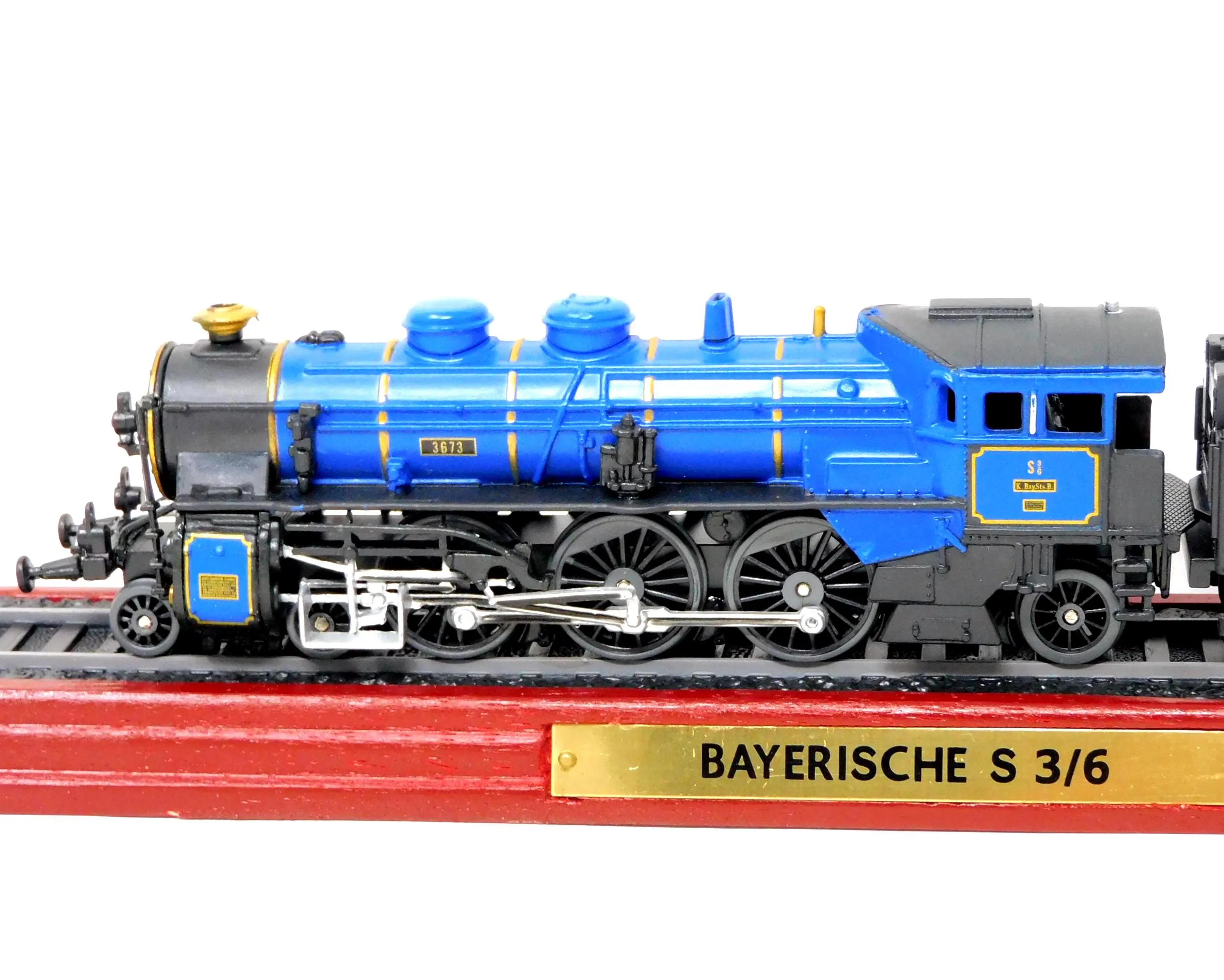 Collectible Bayerische S 3/6 Locomotive Model on Wooden Stand - image 4