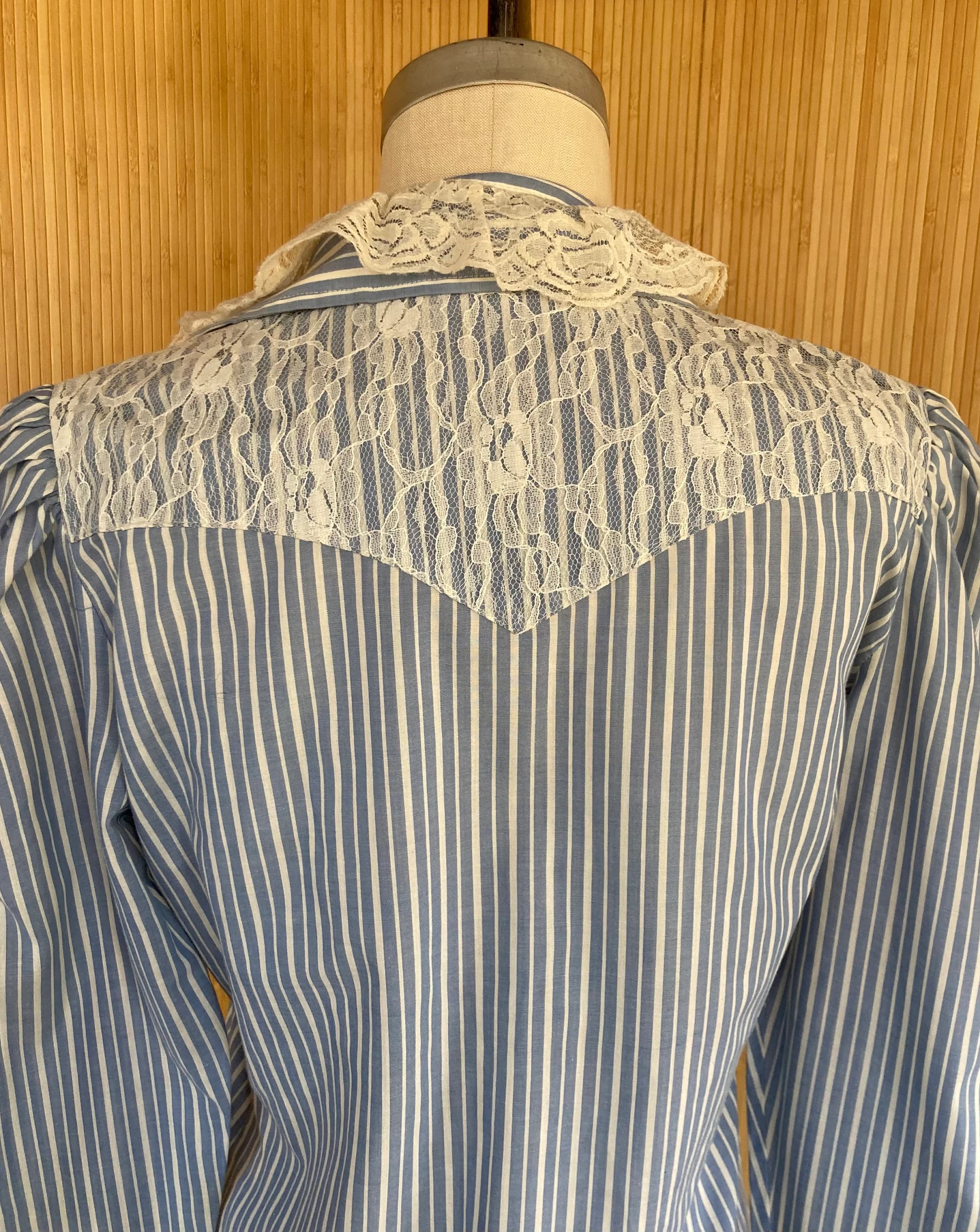 1980s Kenny Rogers Striped Lace-trimmed Blouse - image 5