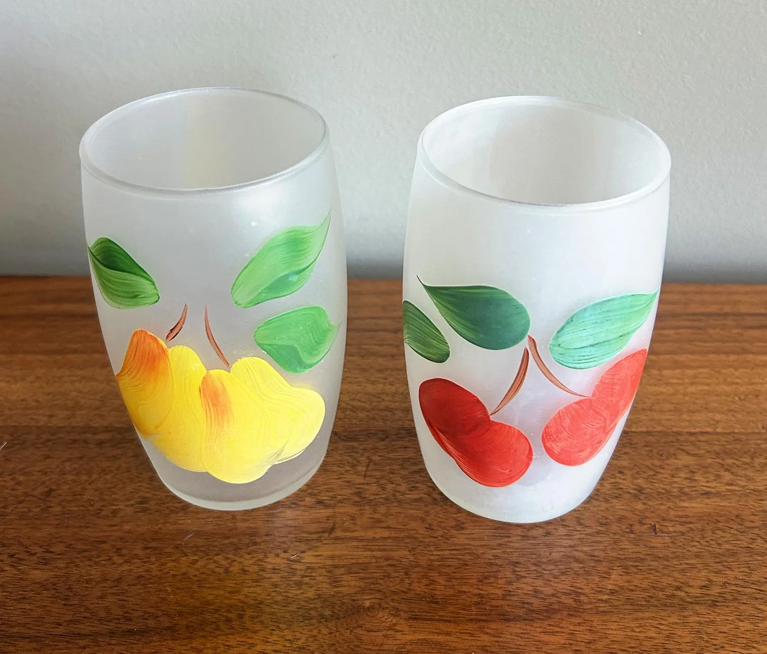 Vintage Bartlett Collins Gay Fad Handpainted Fruit Frosted 12 oz Barrel Glasses - Set of 2 - image 5