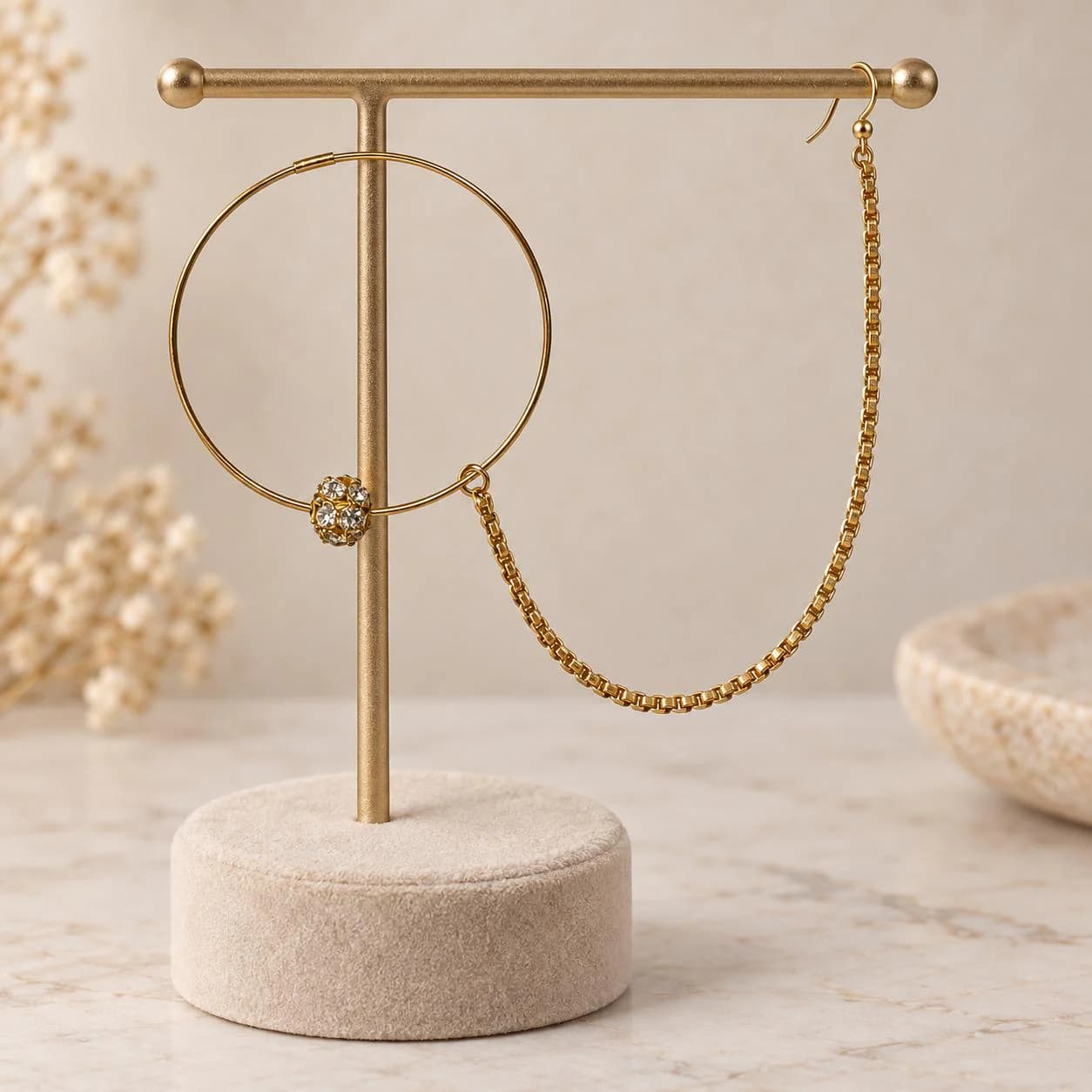 Gold-plated, gold-looking finish