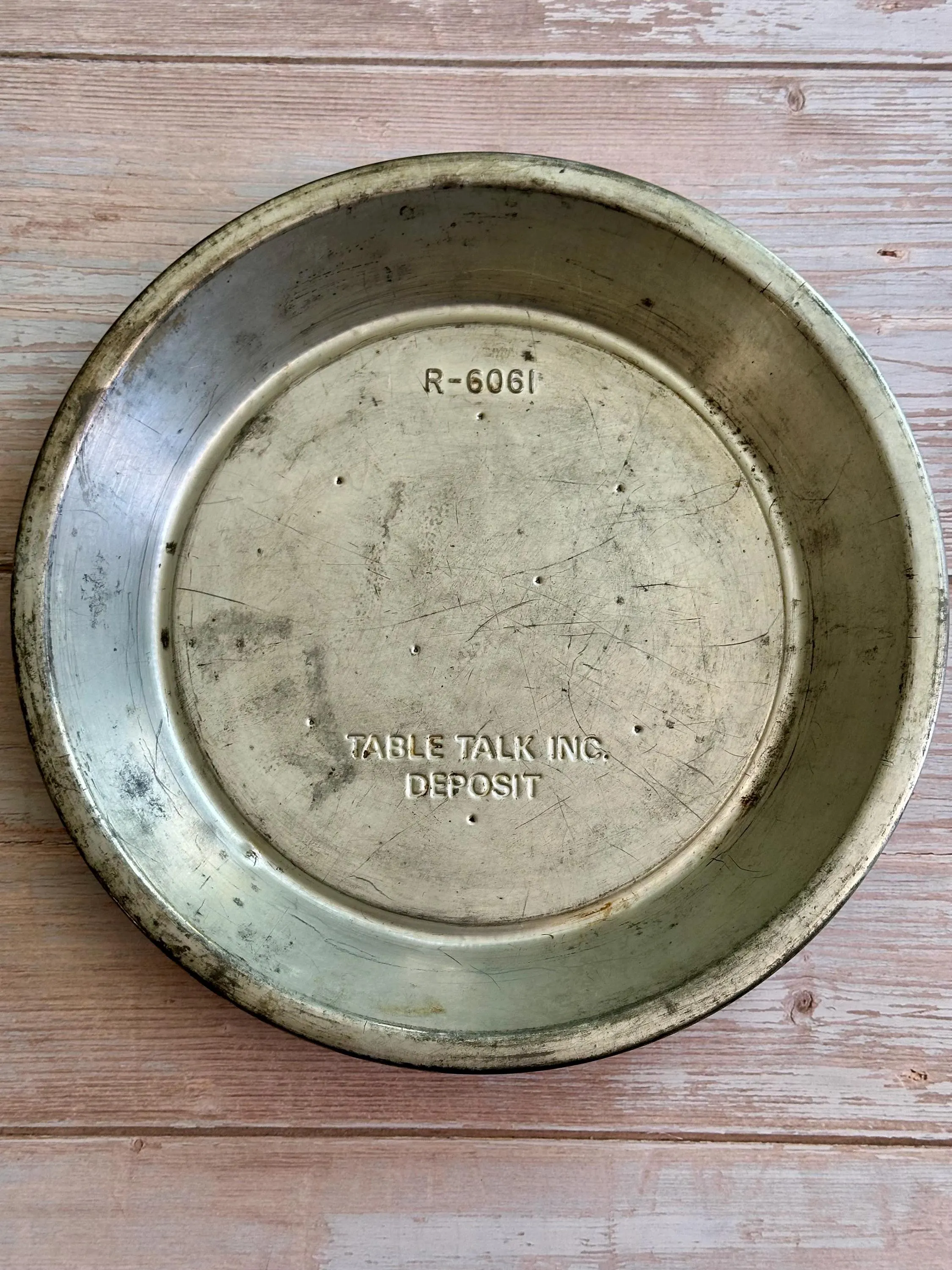 Vintage New England Table Talk Inc, 9 Inch Pie Tin Pan Deposit R-6061 1940s 1950s - image 3