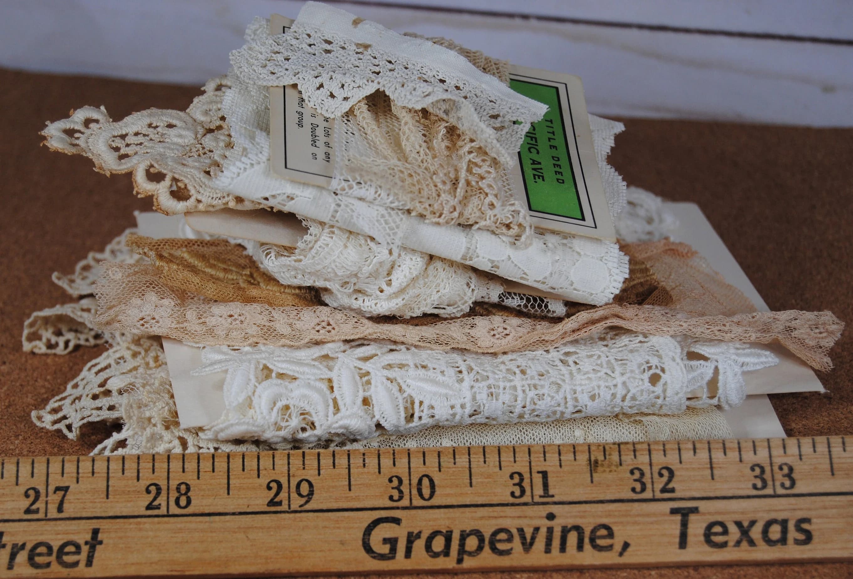 An assortment of 12 laces and trims - Snippets in beige and white - Junk journal supply - Slow stitch pieces - Inventory number LT12-BW