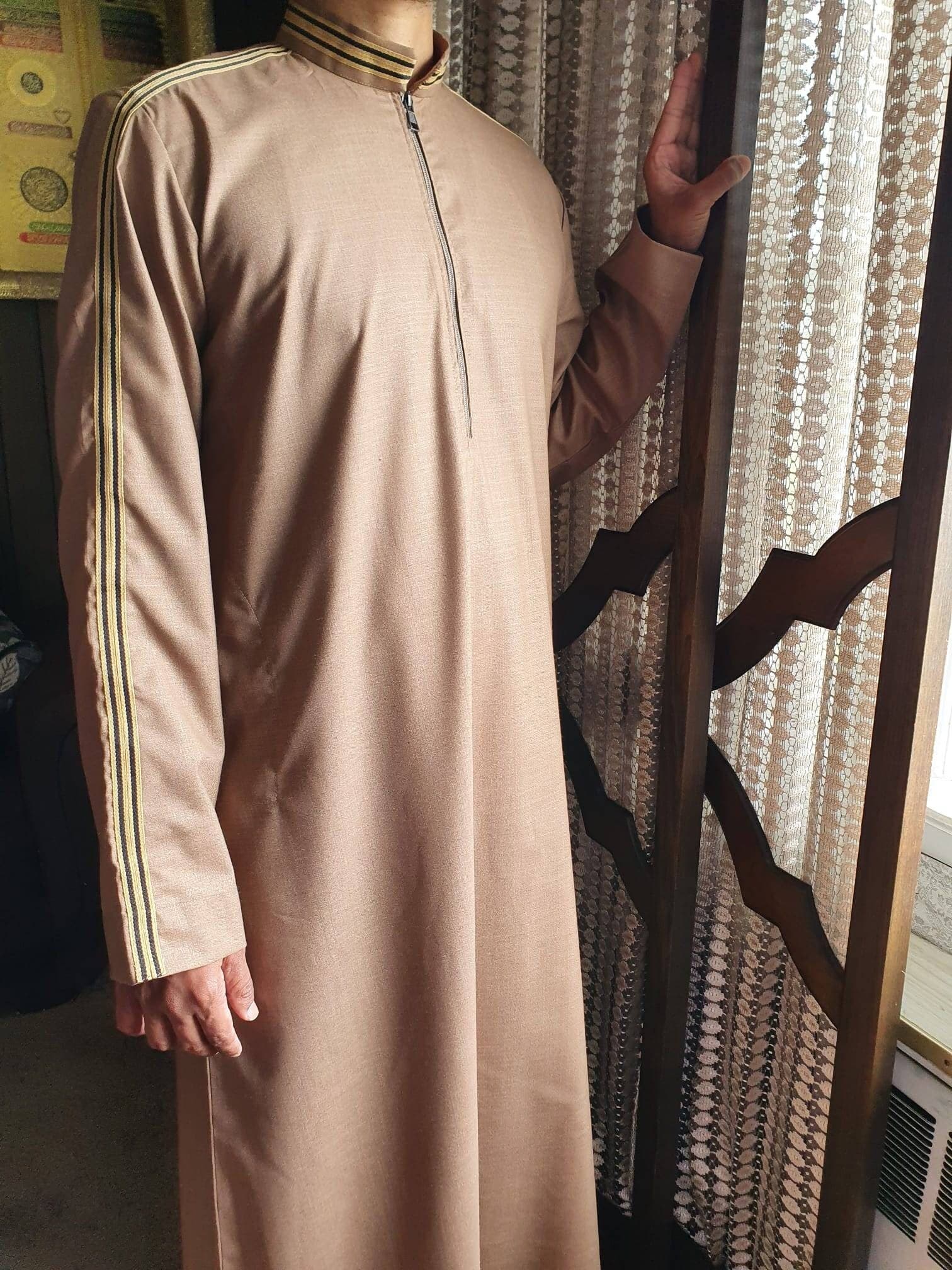 Thobes, Thobe, hooded Designer thobe, Arabic dress, Islamic clothing, hoodie thobes, Middle East, Men Wear, Jubbah, kaftan, Men thobes - image 4