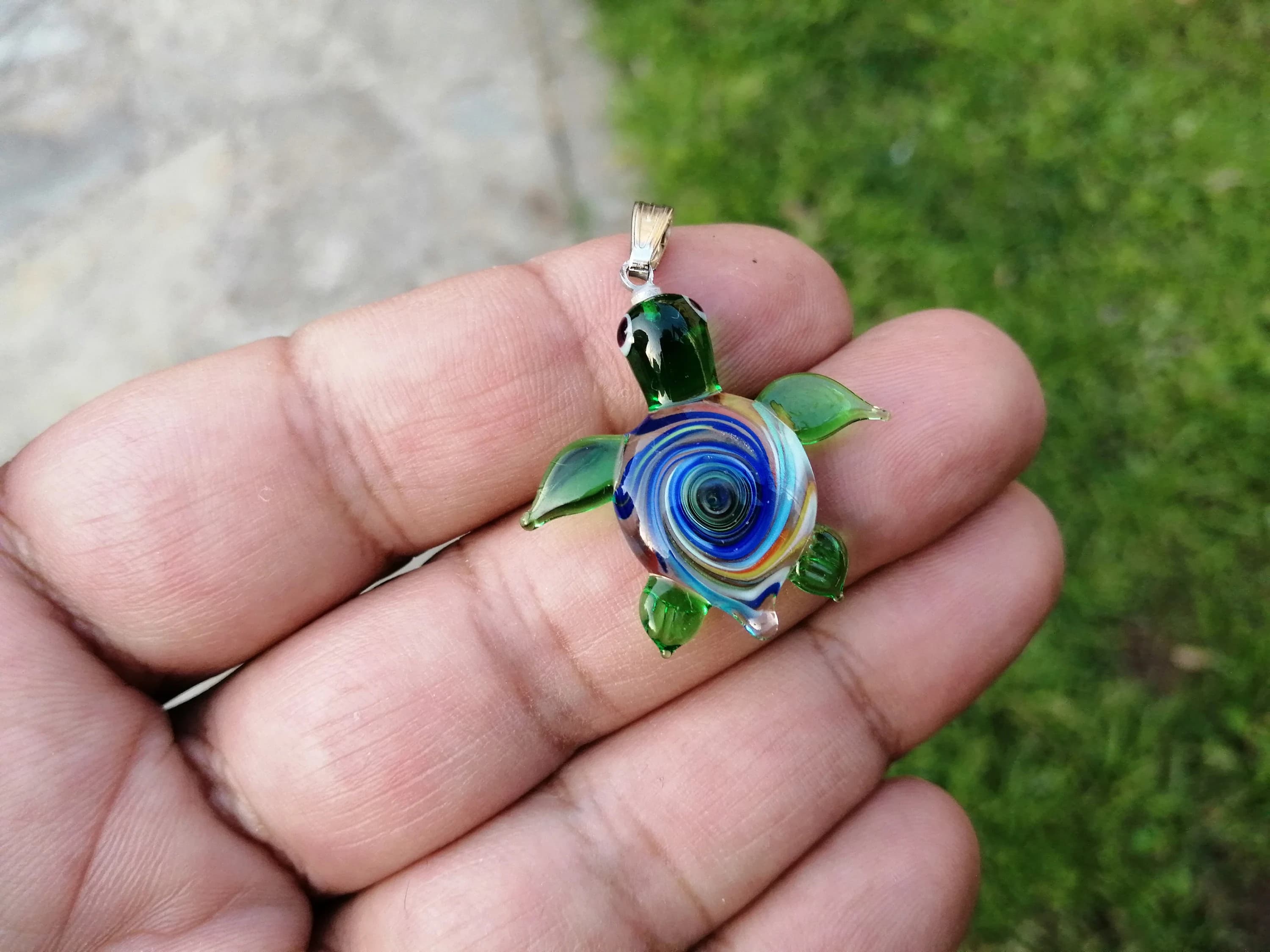 Glass sea turtle pendant, sea turtle jewelry, glass sea animals, sea turtle ornament, sea turtle figurine, turtle pendant, glass figurine