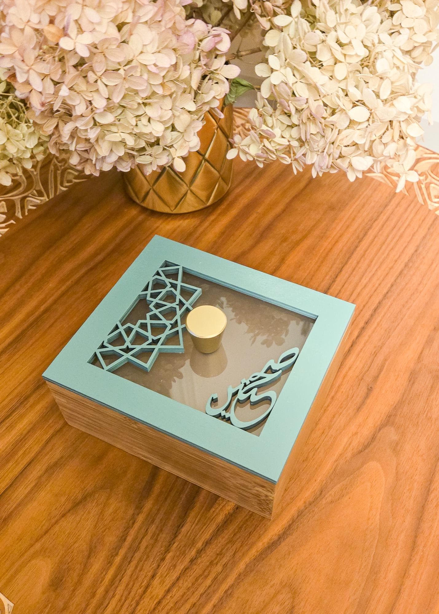 Serving box with frosted lid - Stylish Storage Container - image 3