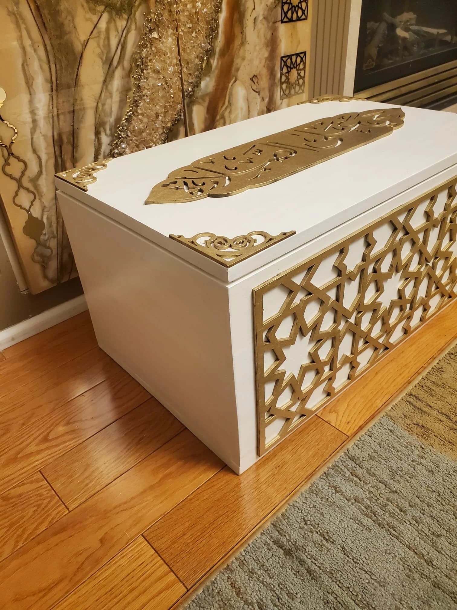 Elegant Prayer Box: Arabic Calligraphy & Geometric Design - image 2