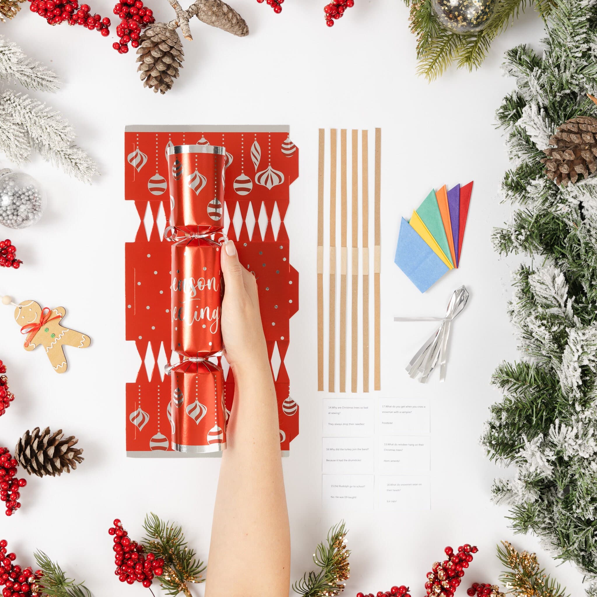 12 Make Your Own Christmas Cracker kit Crackers Hats Snaps Red baubles - image 3