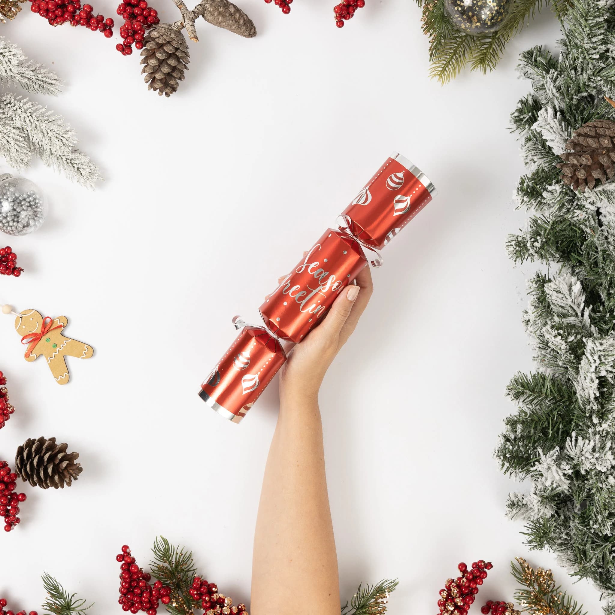 12 Make Your Own Christmas Cracker kit Crackers Hats Snaps Red baubles - image 4