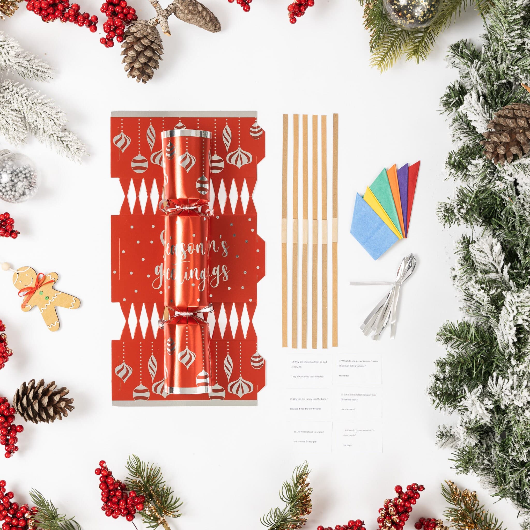 12 Make Your Own Christmas Cracker kit Crackers Hats Snaps Red baubles