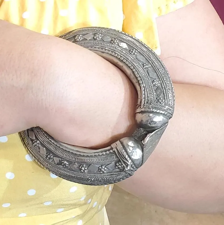 Vintage Silver Bedouin Arm Cuff: Yemen Ethnic Tribal Bangle - image 3