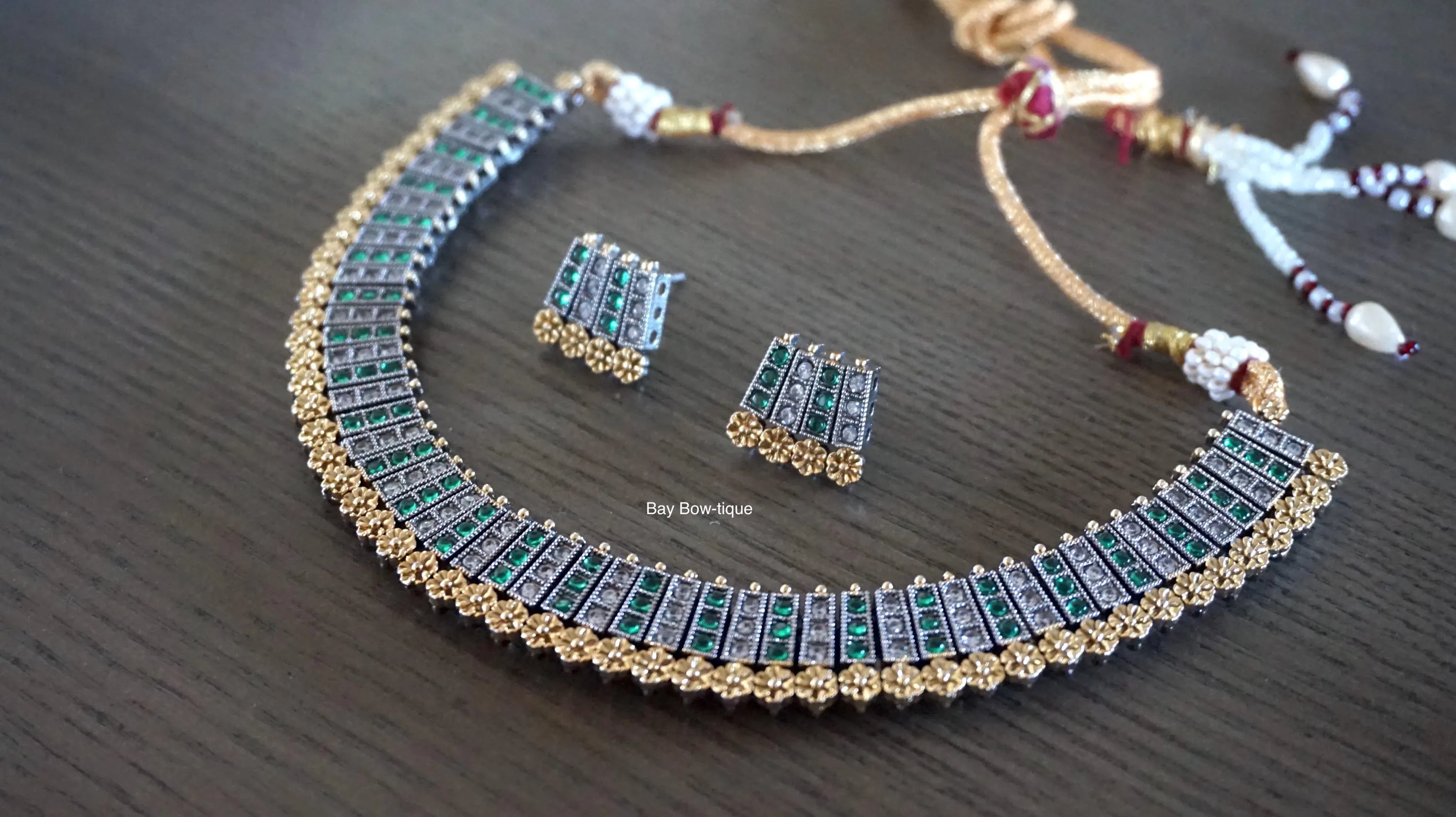 Dual tone necklace, Green necklace, Antique necklace, Multicolor necklace, Indian jewelry, Pakistani jewelry, Elegant jewelry