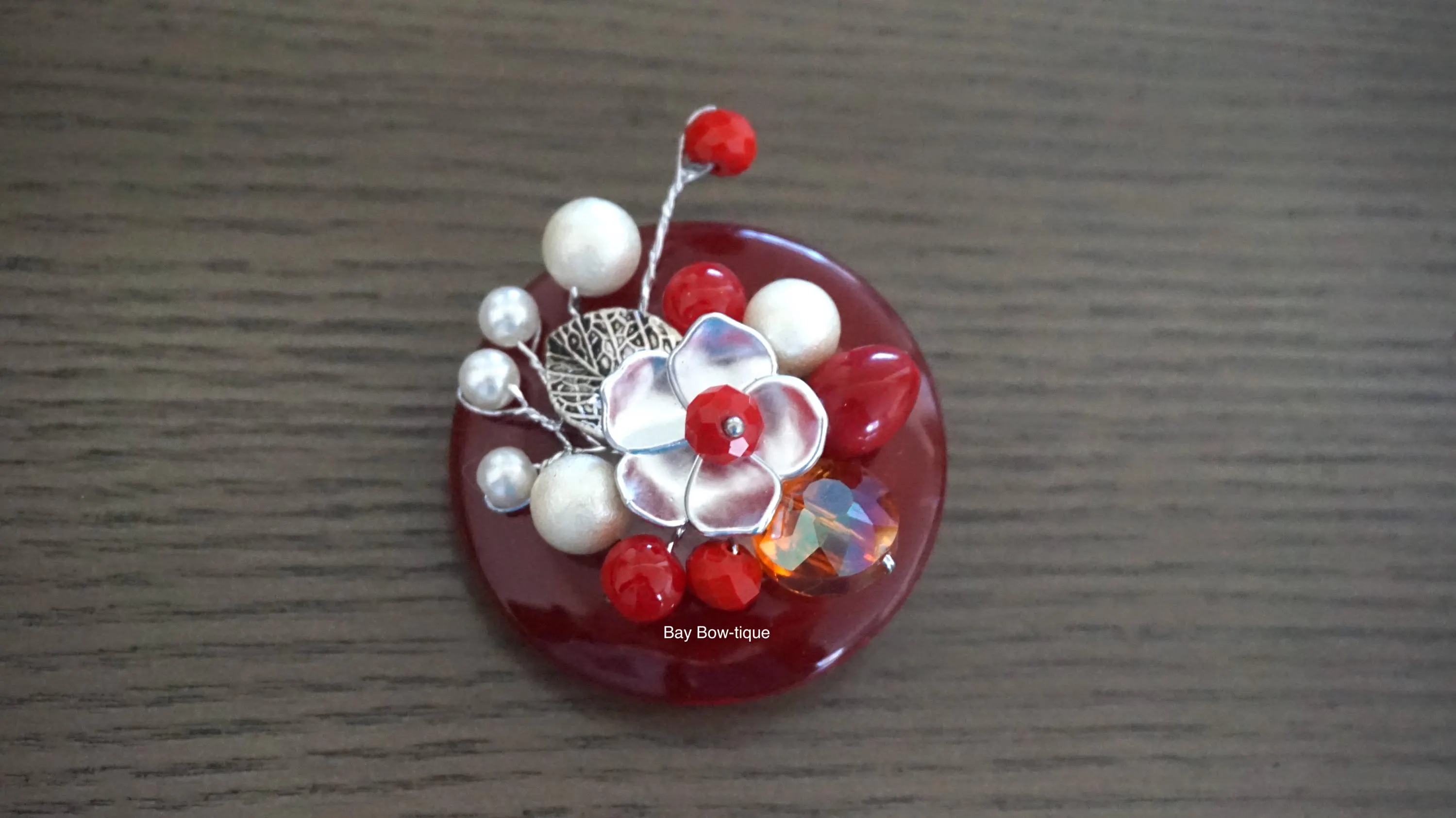 Brooches / Beads brooches / brooches and pins / Hijab pin / Saree pin / Gift for her / Gifts for women / Crystal beads brooches / Red brooch