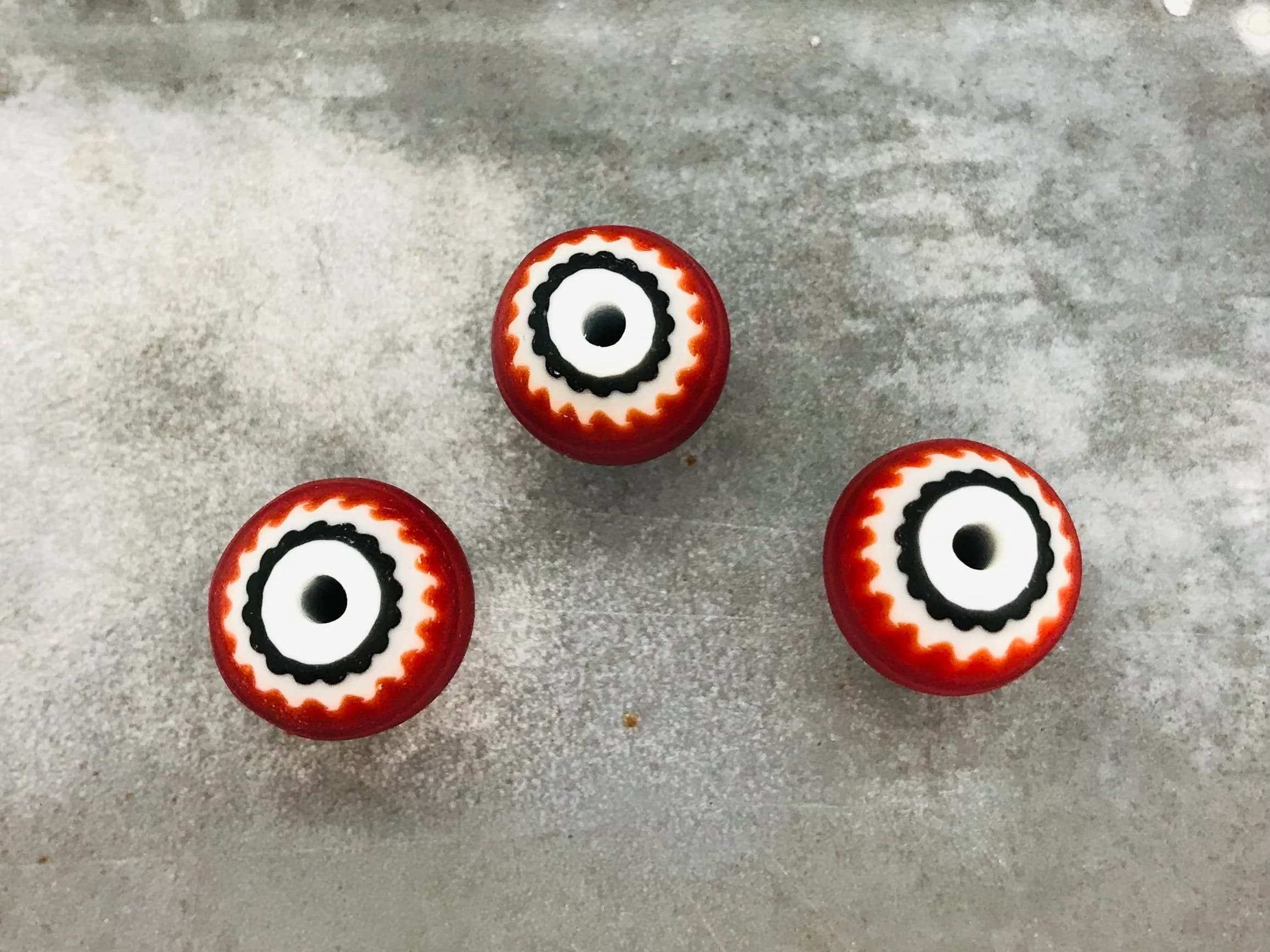 Rare large old chevron bead, 5-layer chevron bead, rare Venetian chevron, old chevron bead, old red chevron bead, trade bead Venetian - image 5