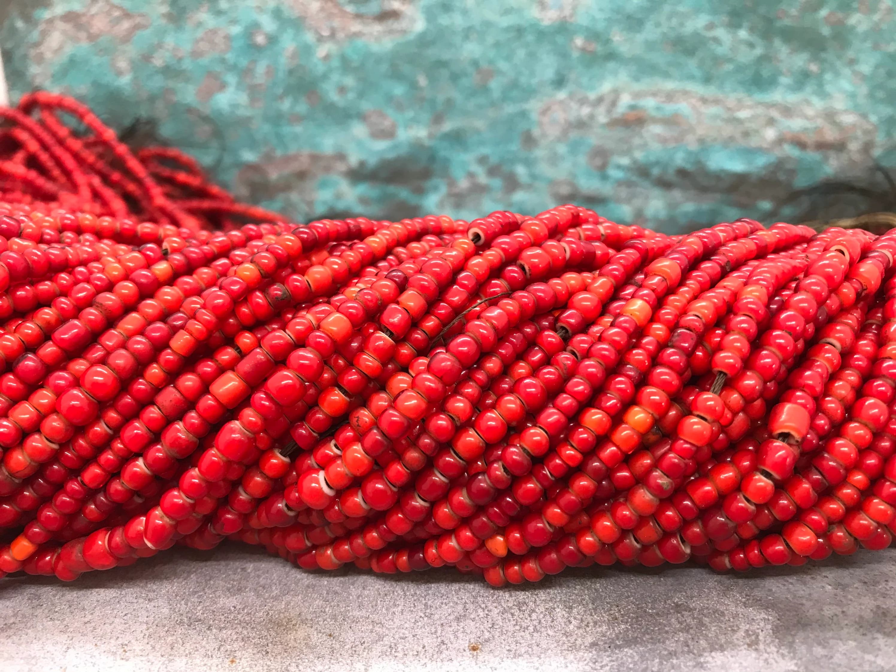 Strand of Venetian whitehearts, 1900's, murano glass beads, cornaline d'Aleppo, old Venetian beads, African trade beads, spacer beads, 55 cm - image 3