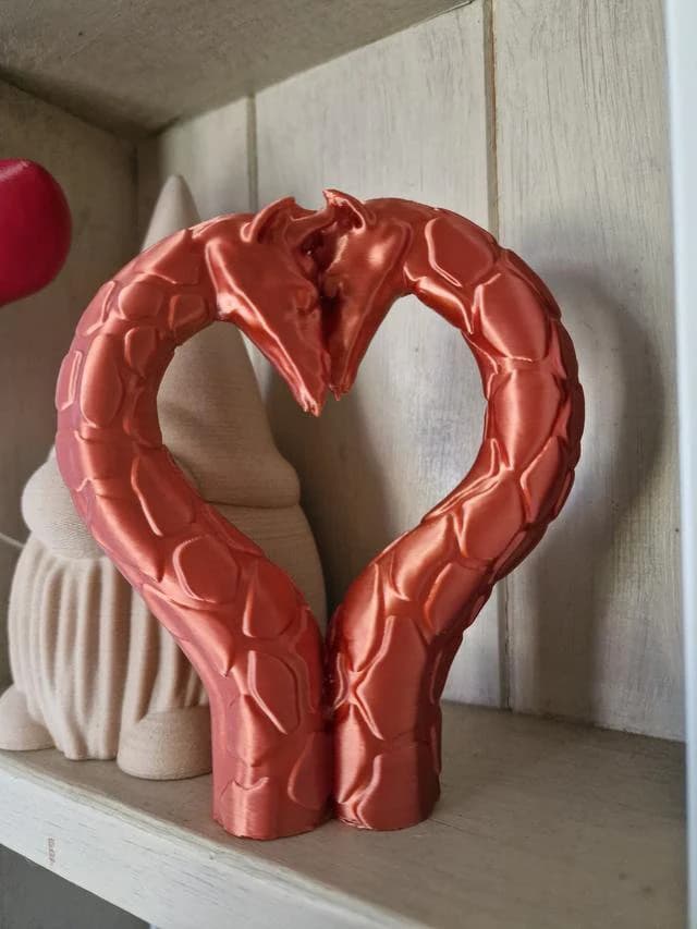 Giraffe Figurine: Romantic Valentine’s Decor (Glossy 3D Printed Sculpture)
