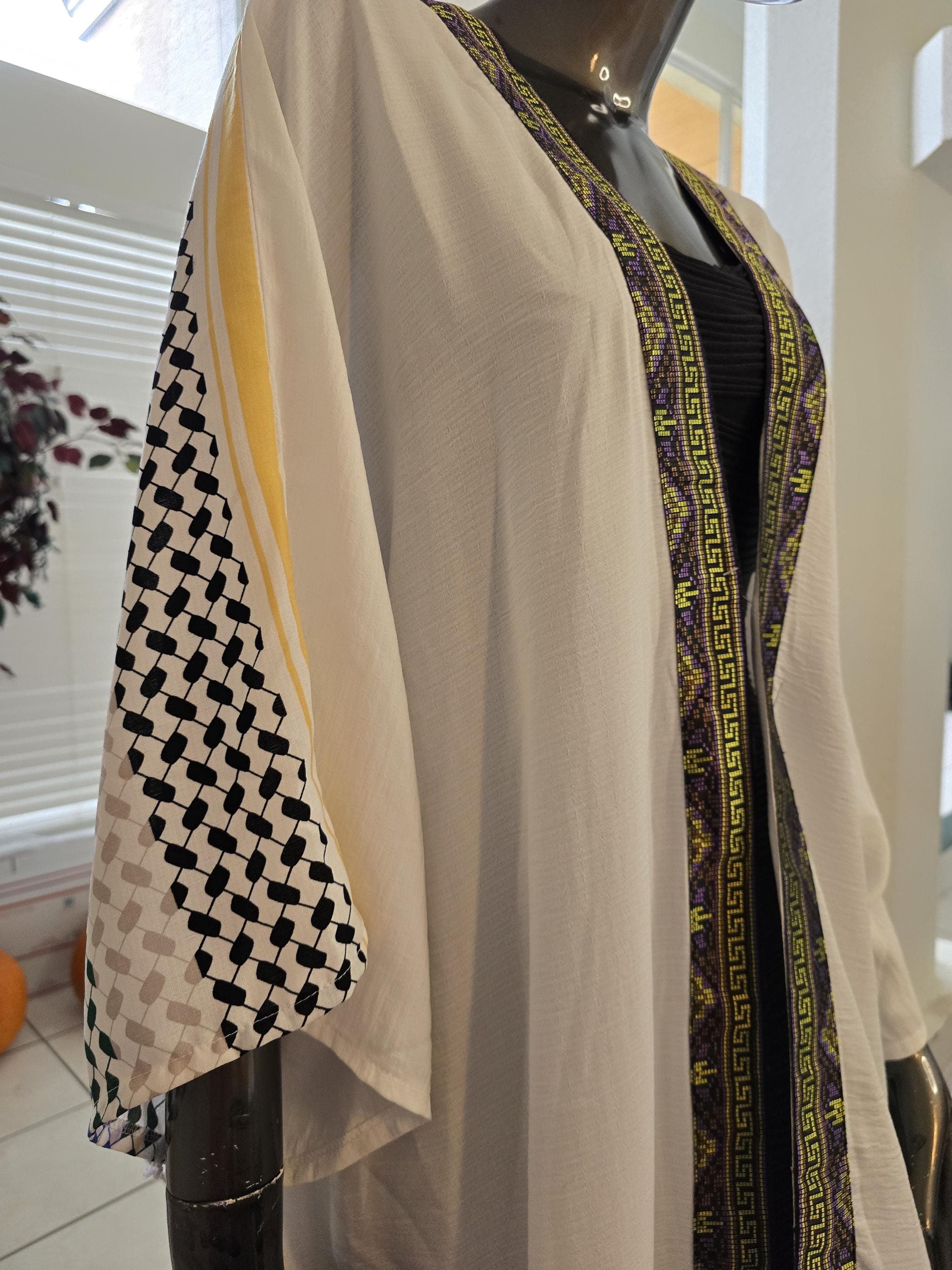 White and Colorful Hatta / Kufyieh Abaya, Thobe, Kaftan, Bisht style with Embroidery / Tatreez Trim from front
