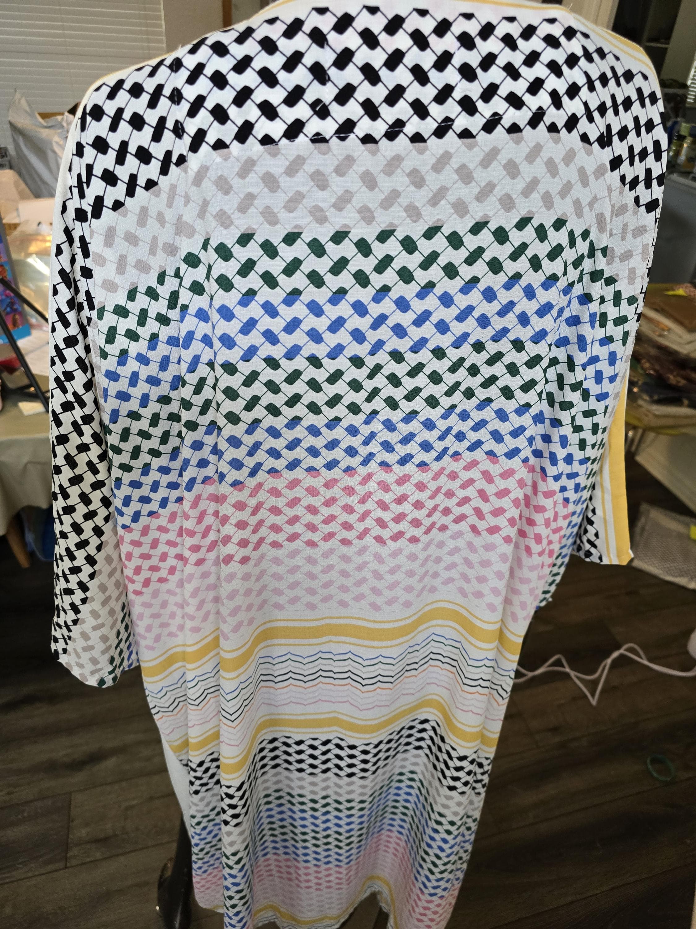 White and Colorful Hatta / Kufyieh Abaya, Thobe, Kaftan, Bisht style with Embroidery / Tatreez Trim from front