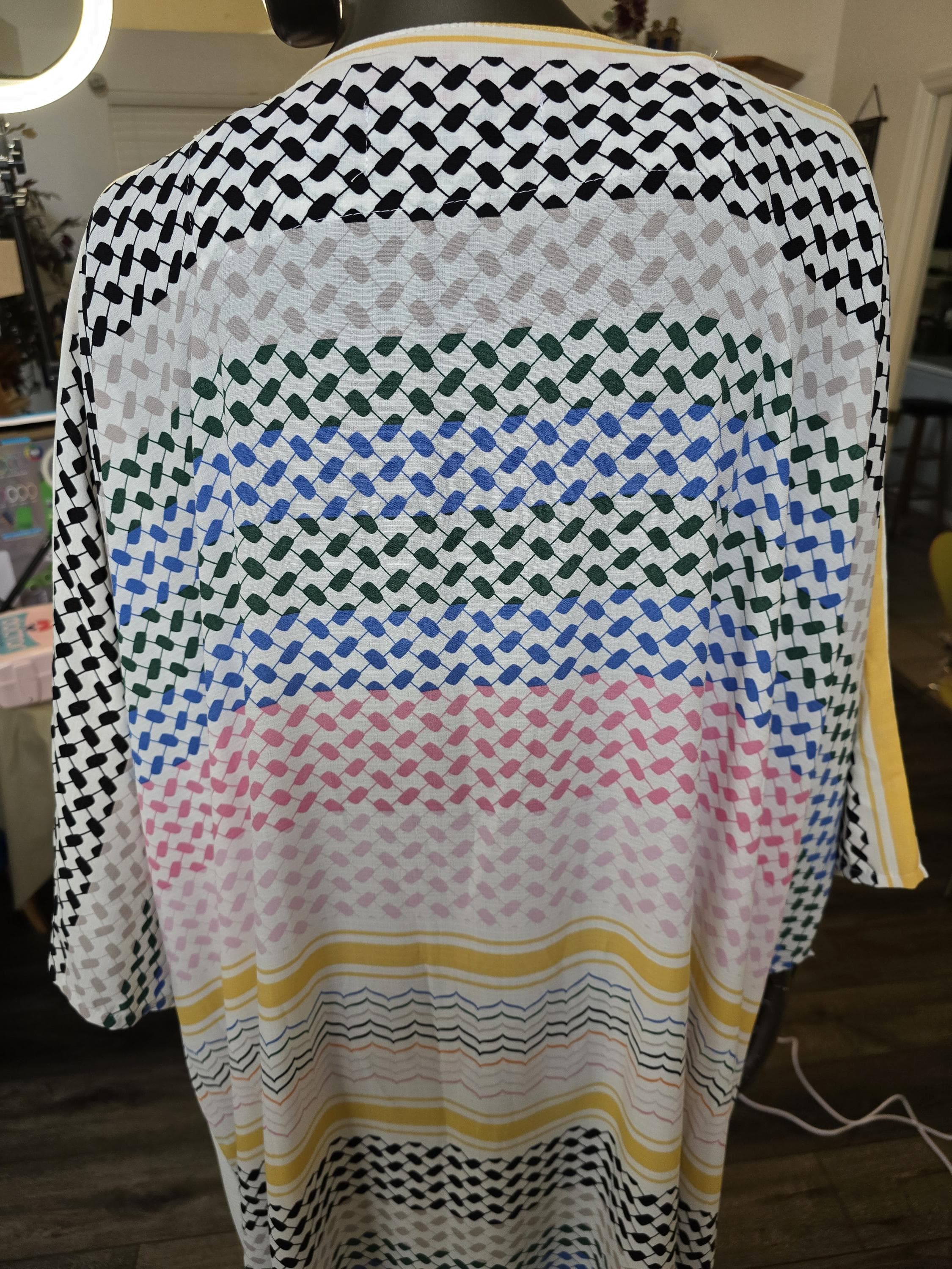 White and Colorful Hatta / Kufyieh Abaya, Thobe, Kaftan, Bisht style with Embroidery / Tatreez Trim from front