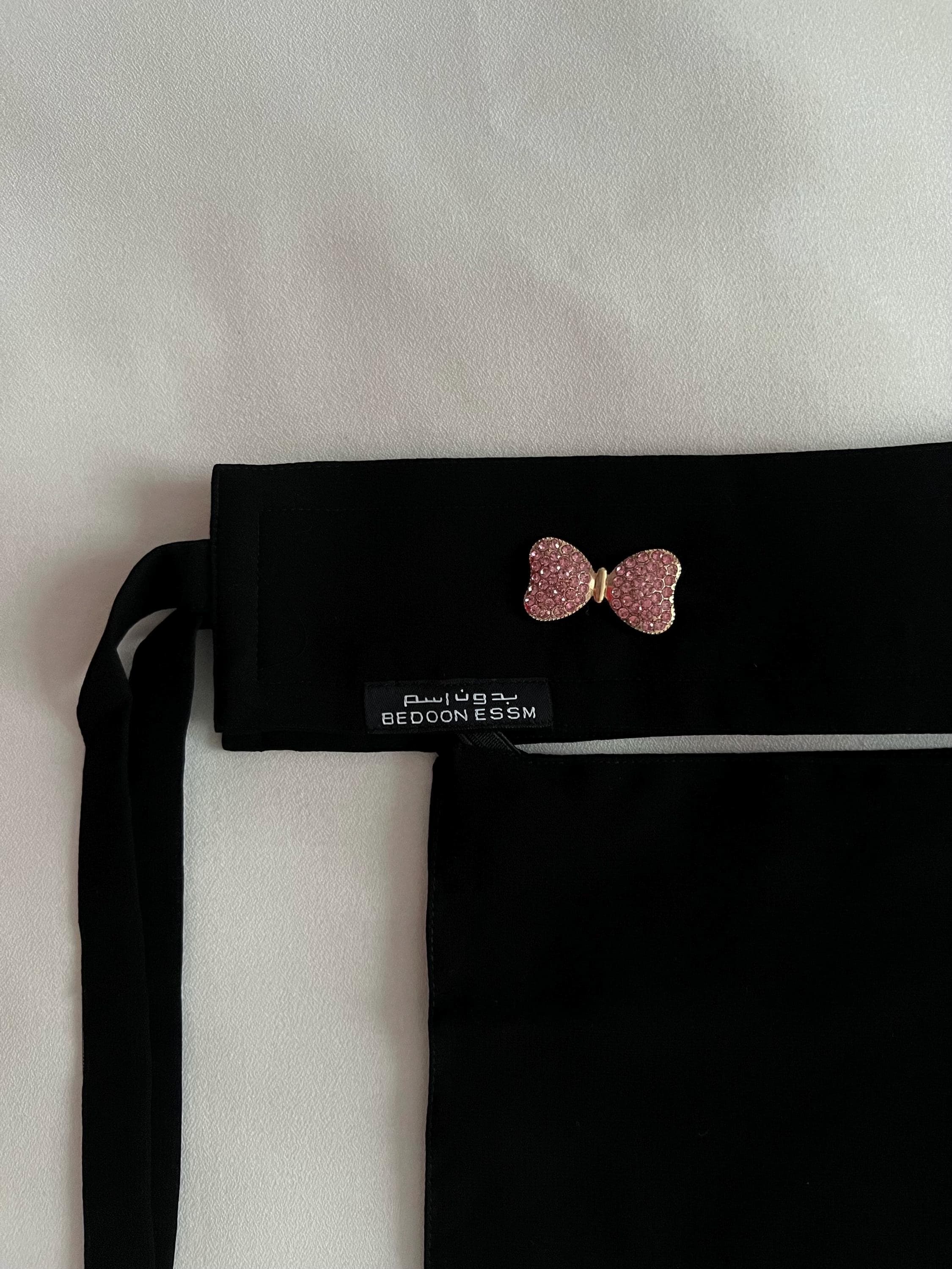 Saudi niqab with pink diamond bow design - image 3