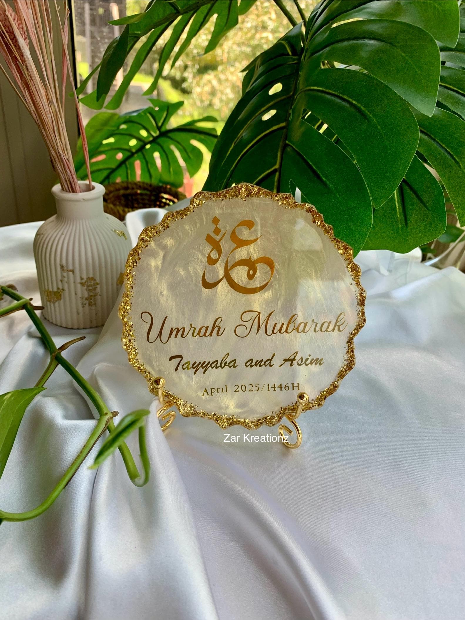 Personalized Umrah Gift: Gold Foil Resin Plaque with Stand - image 3