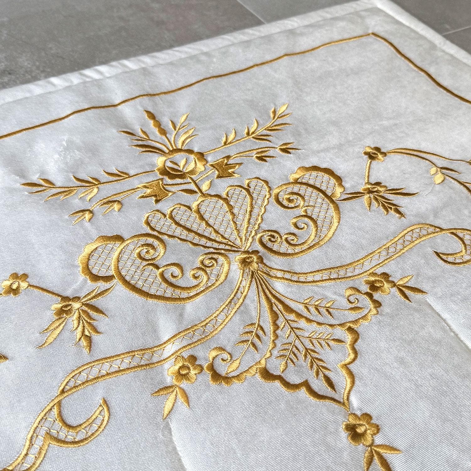 Cream Velvet Islamic Prayer Rug with Gold Embroidery, Muslim Prayer Mat, Islamic Home Decor, Soft Velvet Janamaz, Eid & Ramadan Gift,Sejadah - image 5
