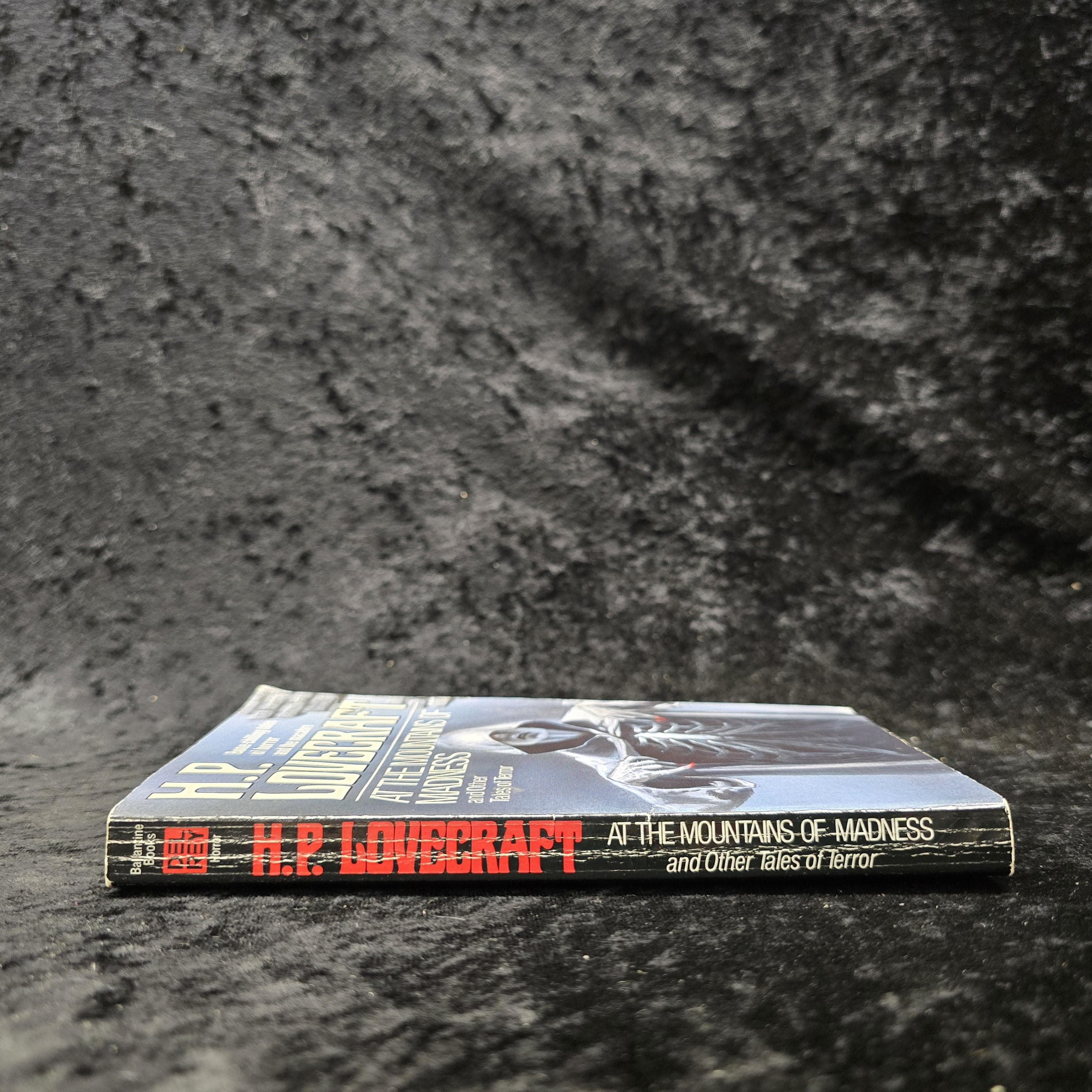 At the Mountains of Madness and Other Tales of Terror by H.P. Lovecraft - 1971 Vintage Del Rey horror anthology paperback book - image 4