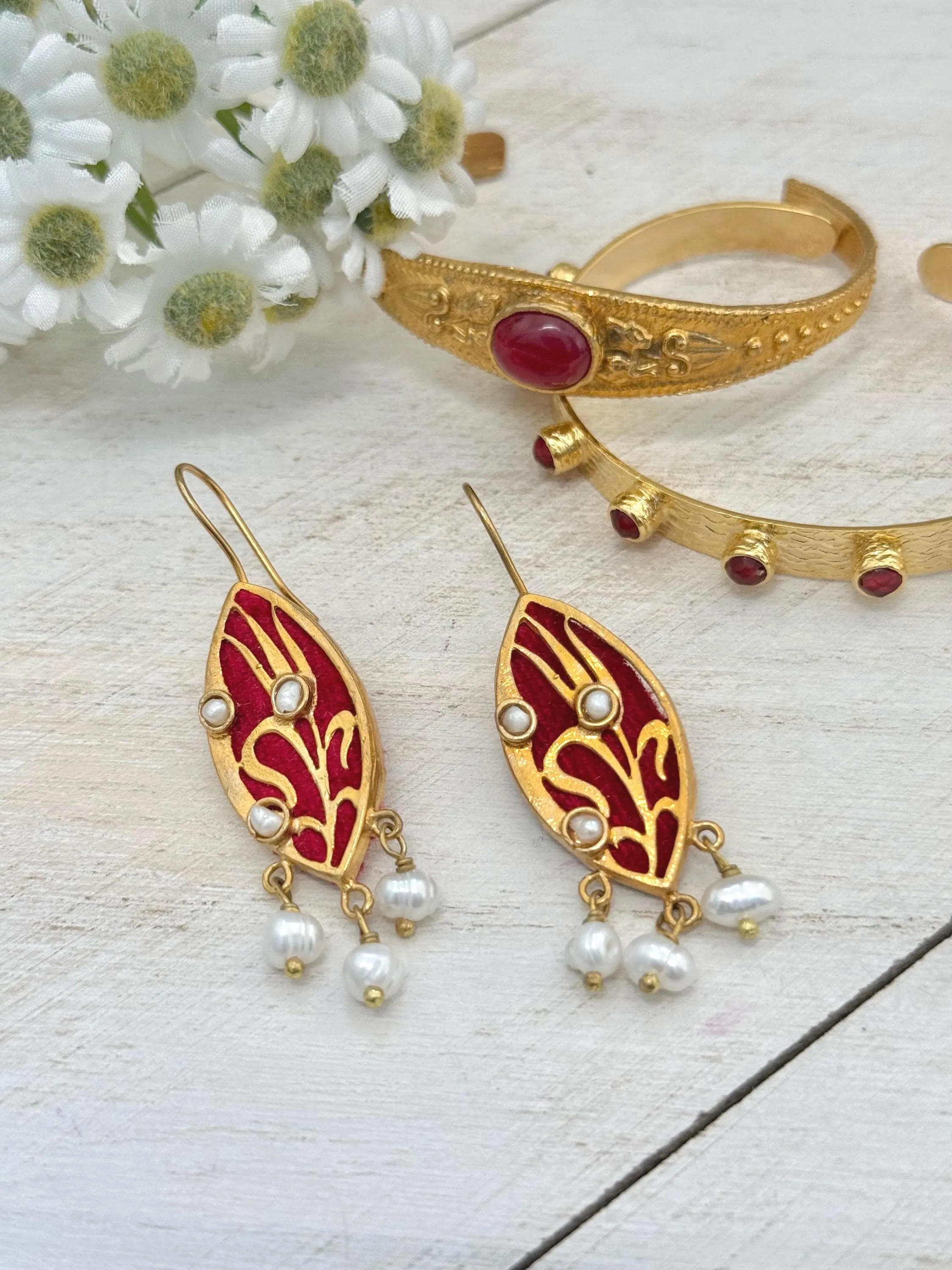 Tulip Motif Velvet Earrings – Freshwater Pearl & Gold - image 3