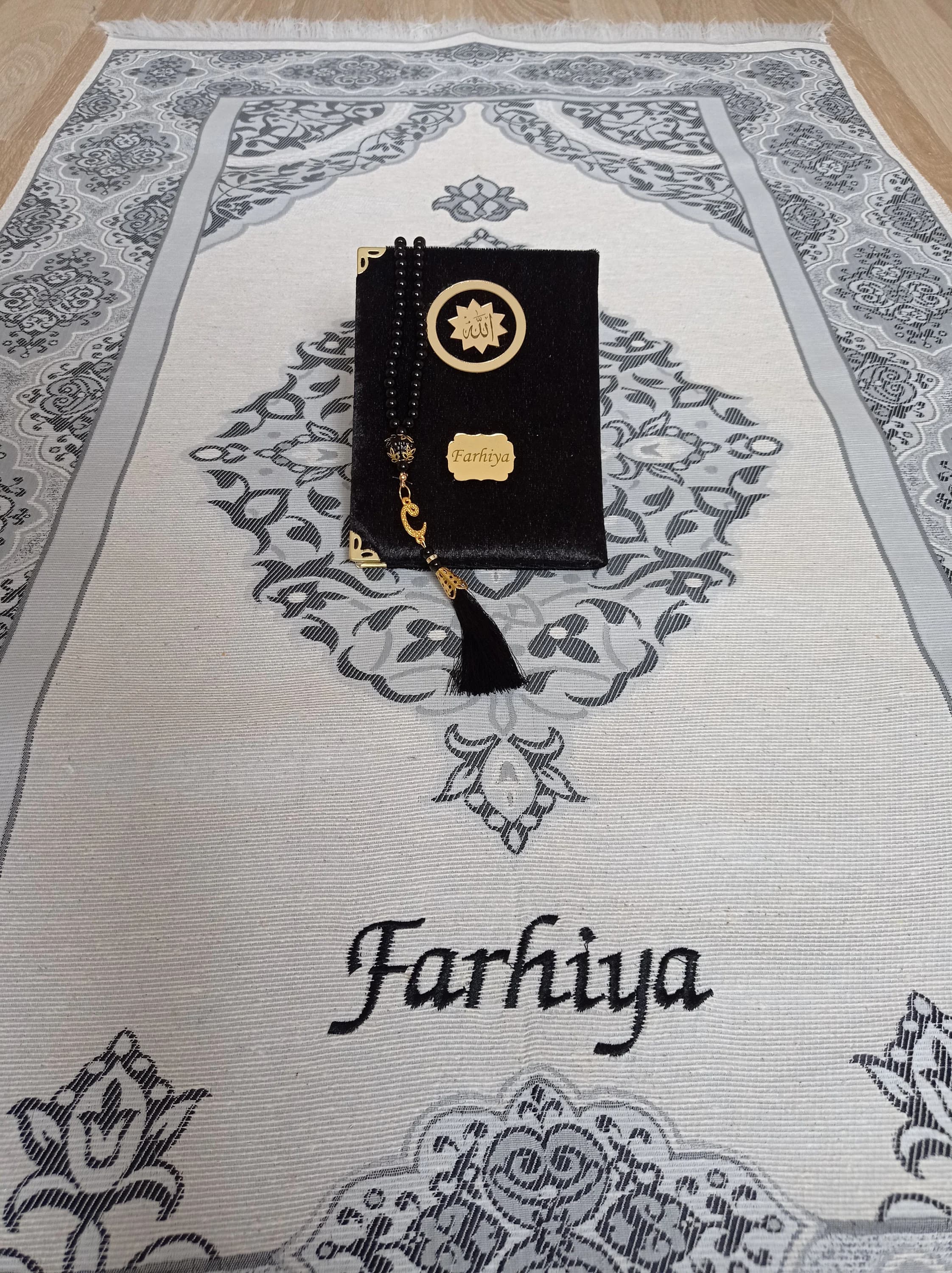 Personalized Woven Prayer Mat Gift Set | Quran, Tasbeeh, Muslim Favors - image 5