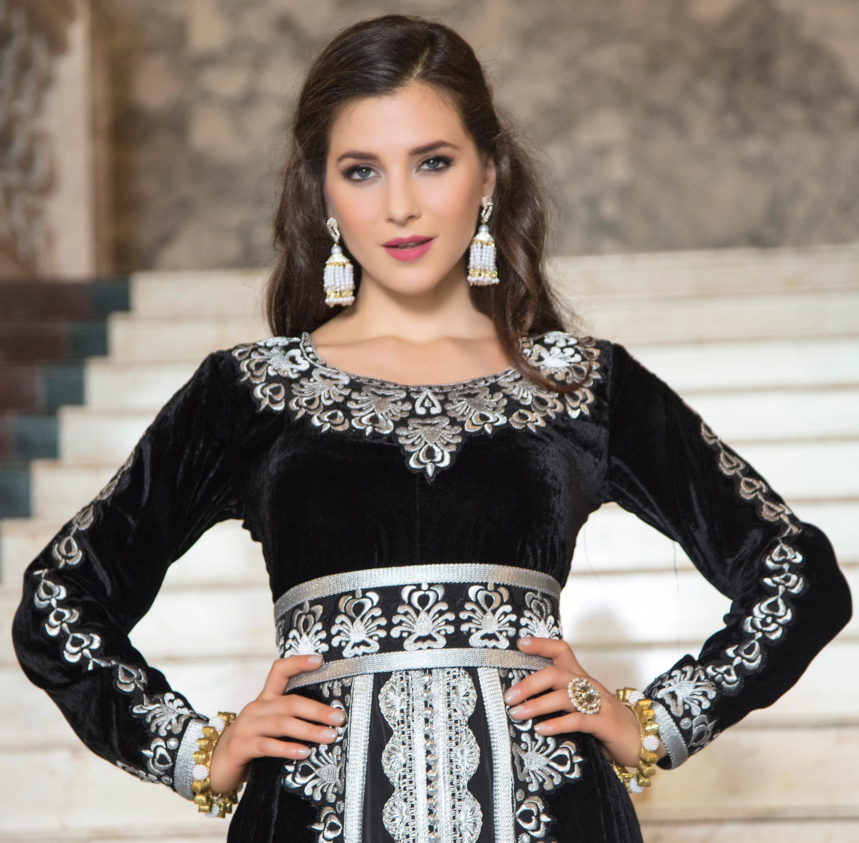 Black Velvet Moroccan Kaftan: Embroidered Arabic Wedding Gown - image 4
