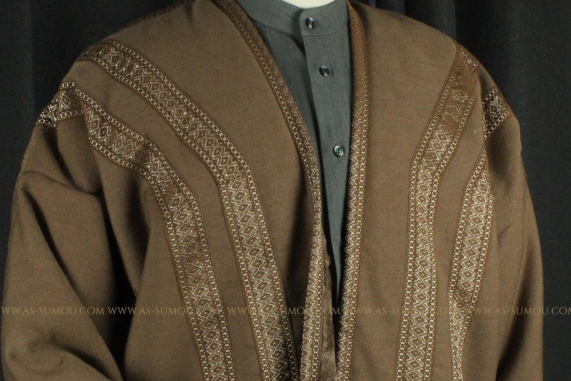 Rare Brown Men’s Farwa Bisht Arabian Coat Fur Lined Warm Winter Coat Arabic Abaya Quality Arab Attire Mishla Farwah فروة فروات شتوية رجالي - image 2